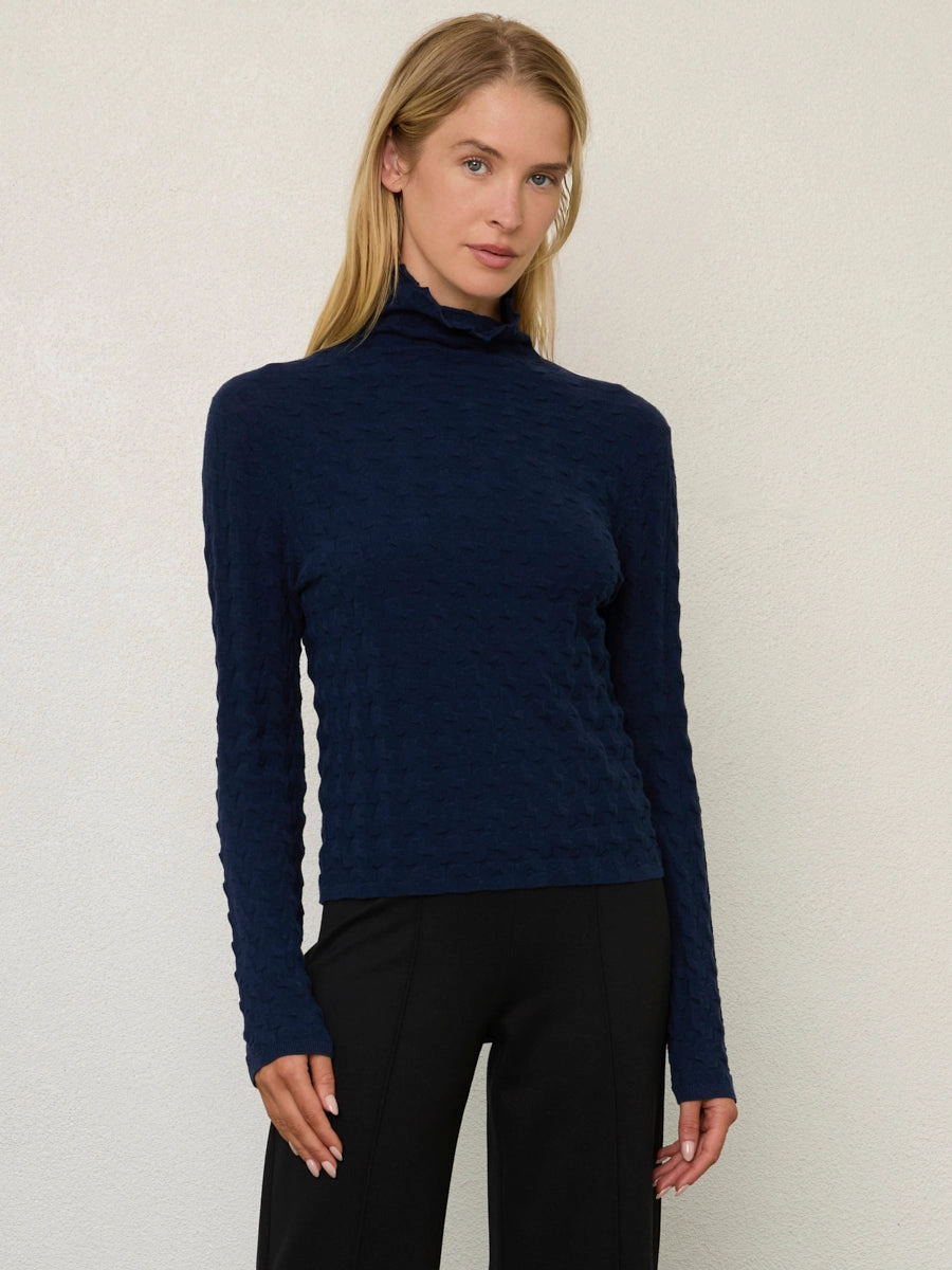 Garment Washed Finish Airflow Weave Pattern 3D TURTLENECK