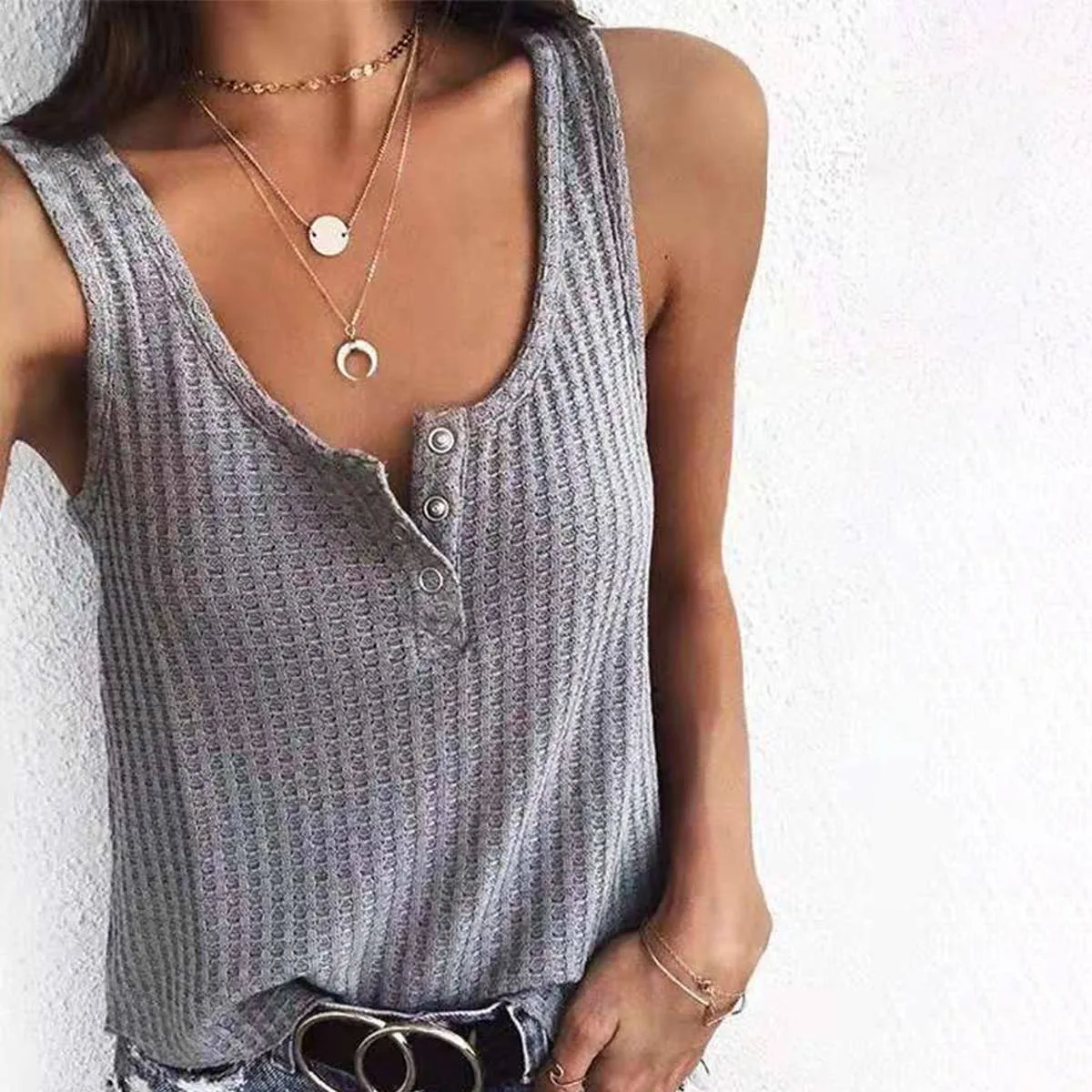 BUTTON-DOWN U-NECK SLEEVELESS VEST BLOUSE_CWOV0247 Seamless Design