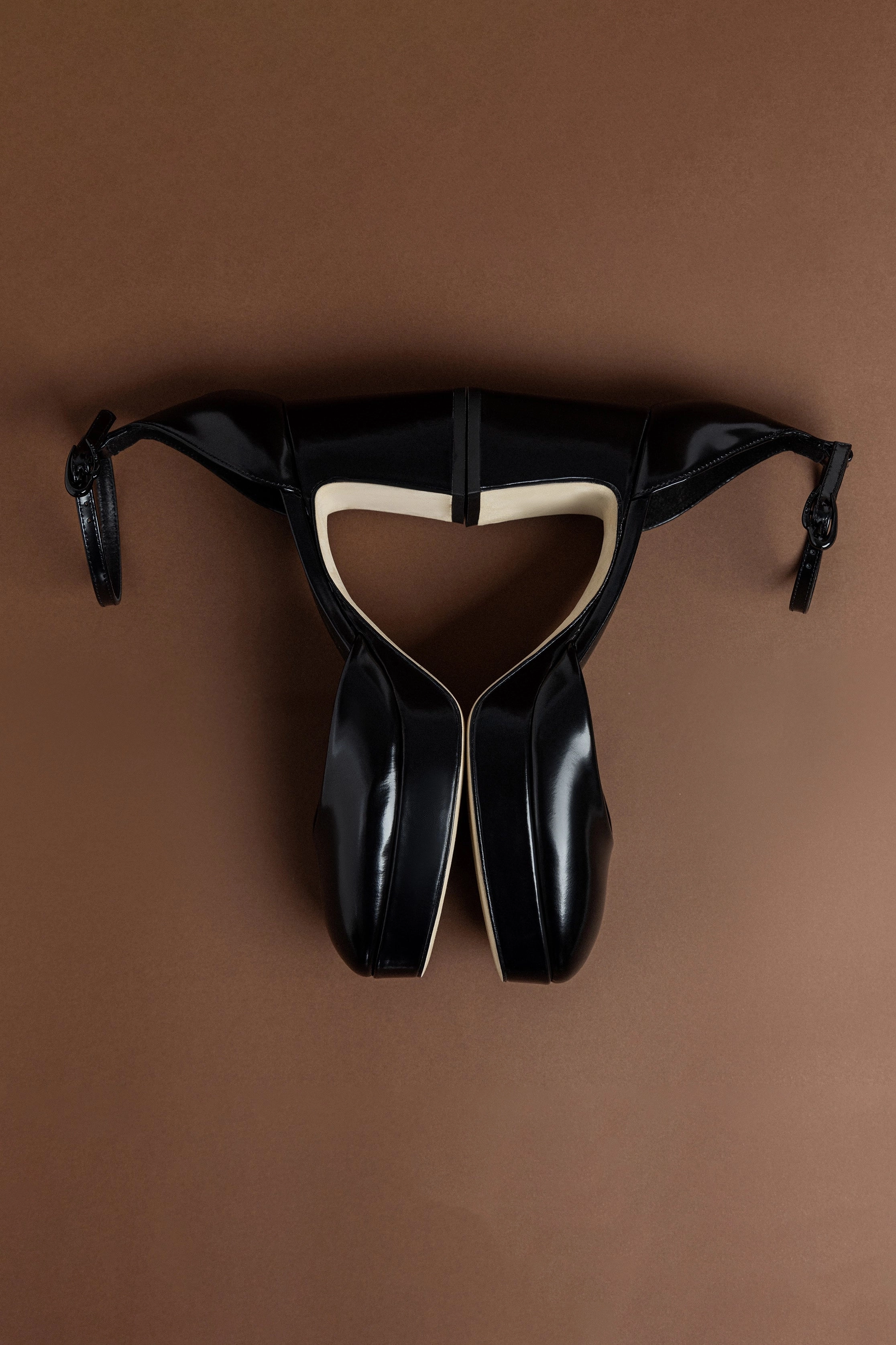 Ari Verona Low Pump In Black Box Leather New York