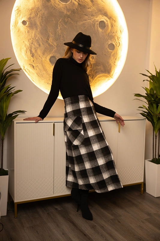 Flow Look B&W Plaid Skirt