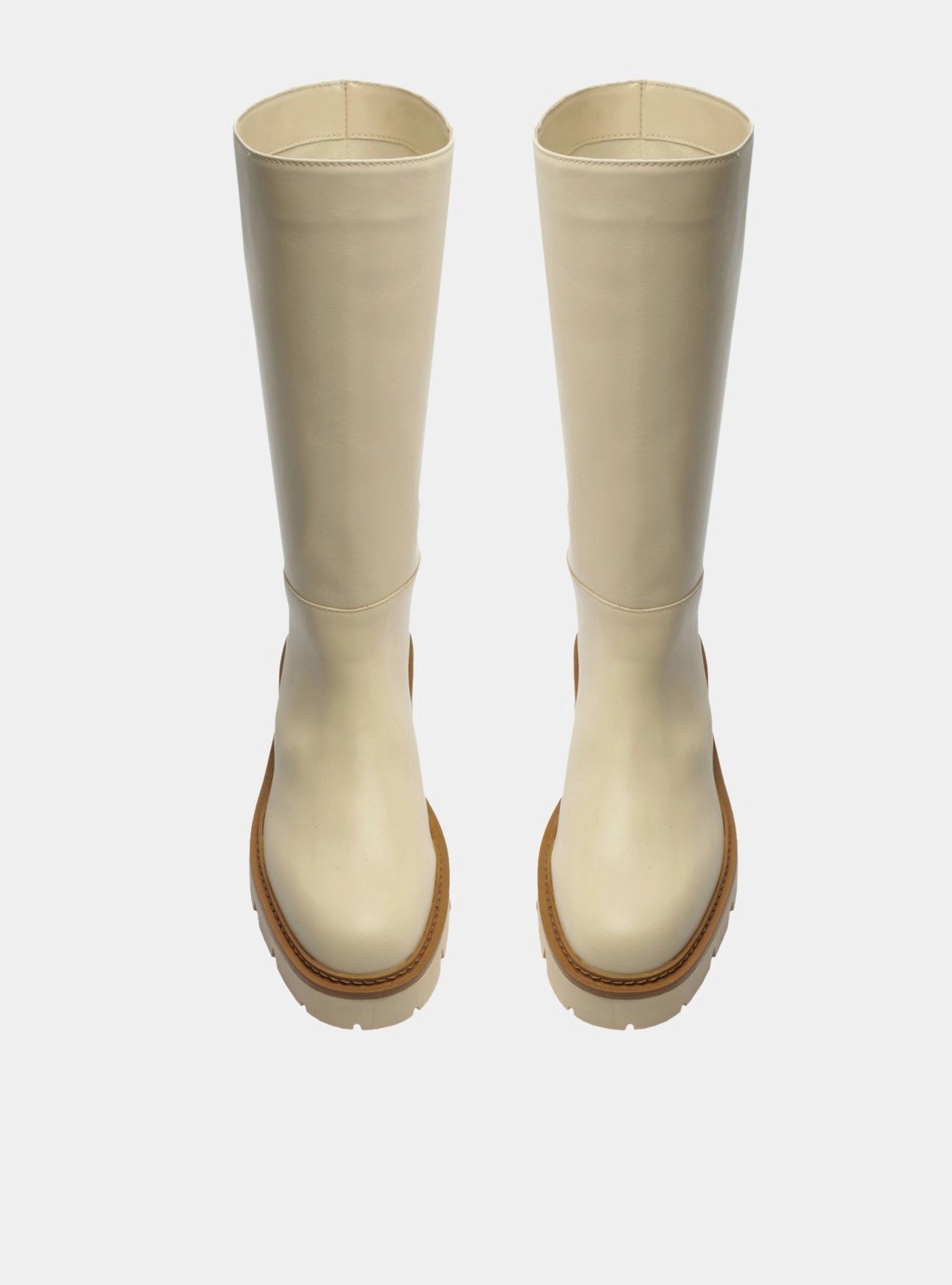 Adventure Ready Durable Shell Urban Traveler Bailey  Leather Tractor Boot