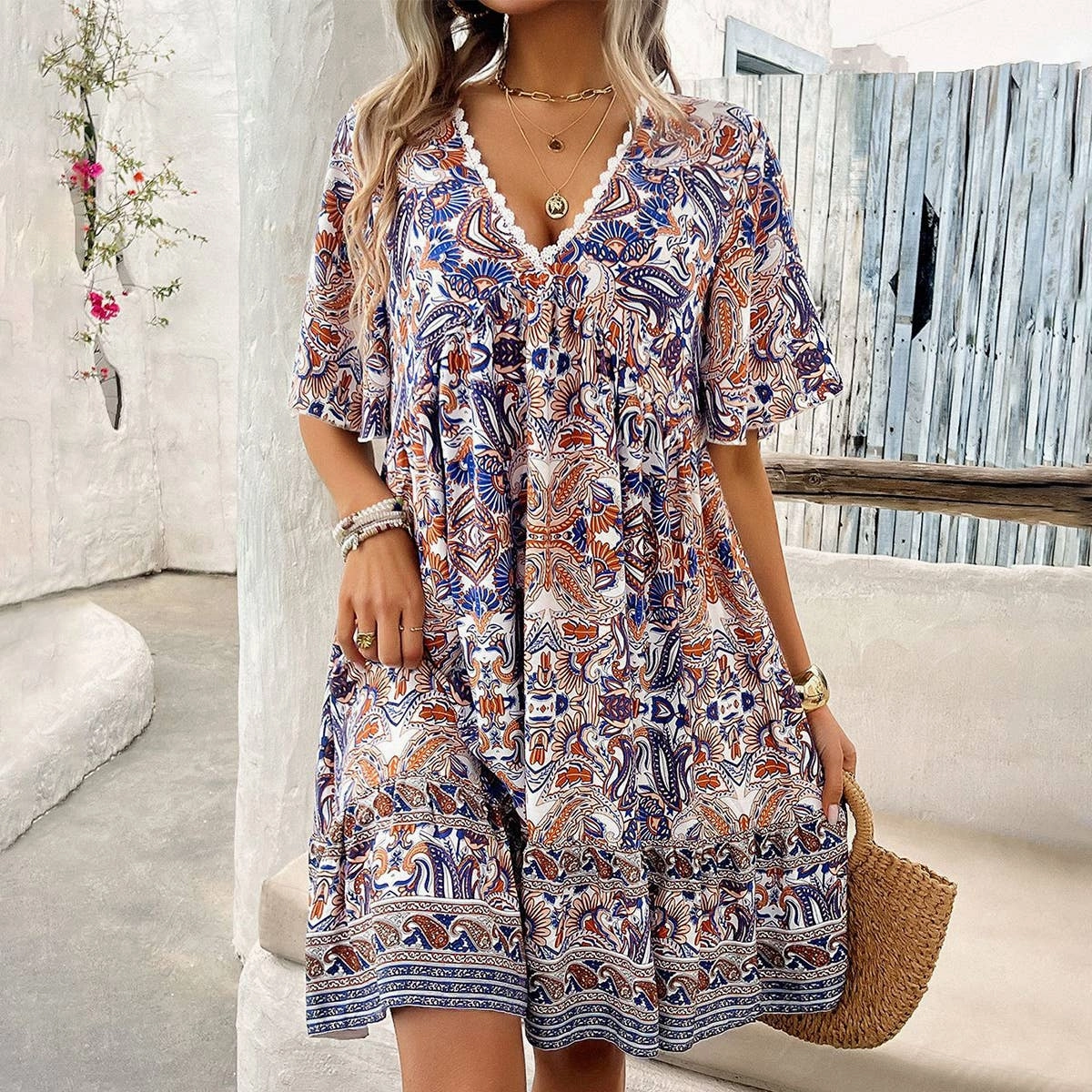 Work-Ready Look Soft Harmony CASUAL HOLIDAY PRINT V-NECK DRESS_CWDSD3738