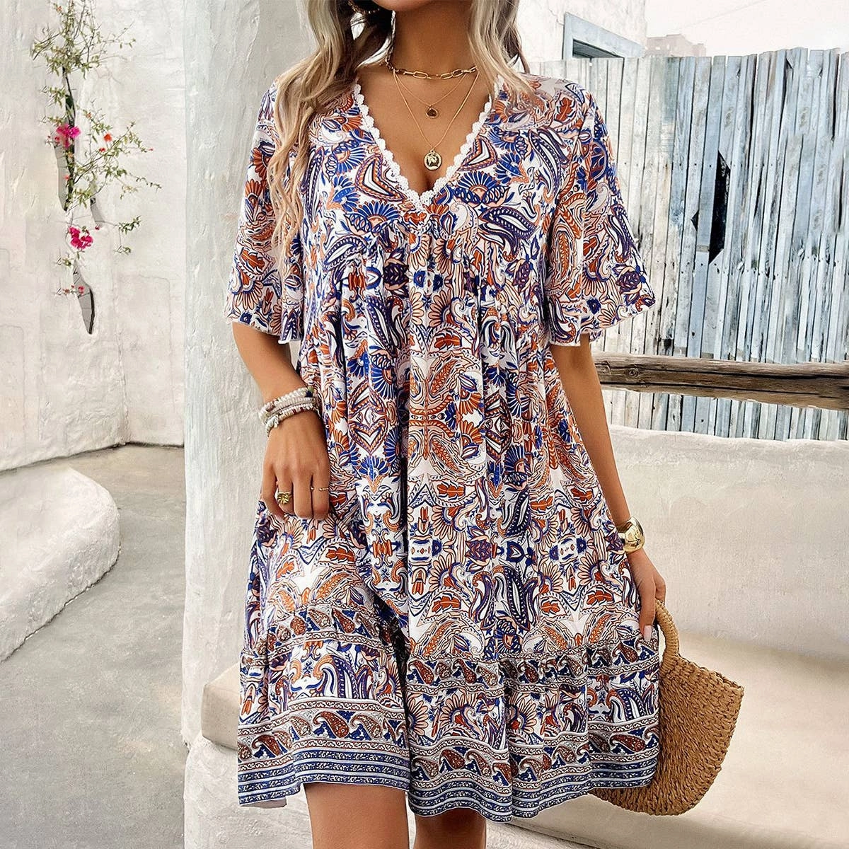 Flowy-Shape CASUAL HOLIDAY PRINT V-NECK DRESS_CWDSD3738
