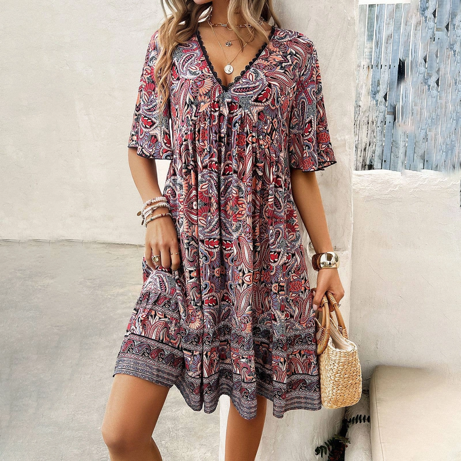 slim cut Versatile Touch CASUAL HOLIDAY PRINT V-NECK DRESS_CWDSD3738