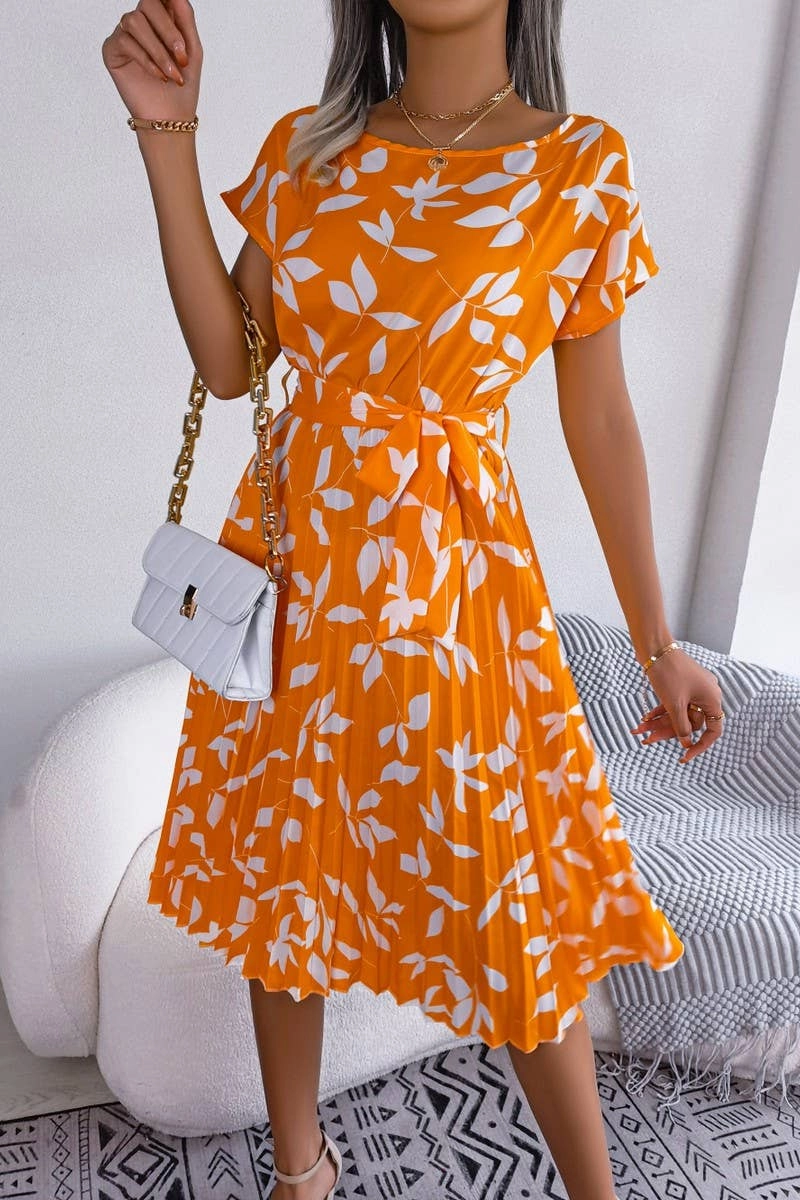 Neutral-Shade Playful and flirty dress CASUAL LEAF SHORT SLEEVE BIG SWING PLEATED DRESS_CWDSD2526
