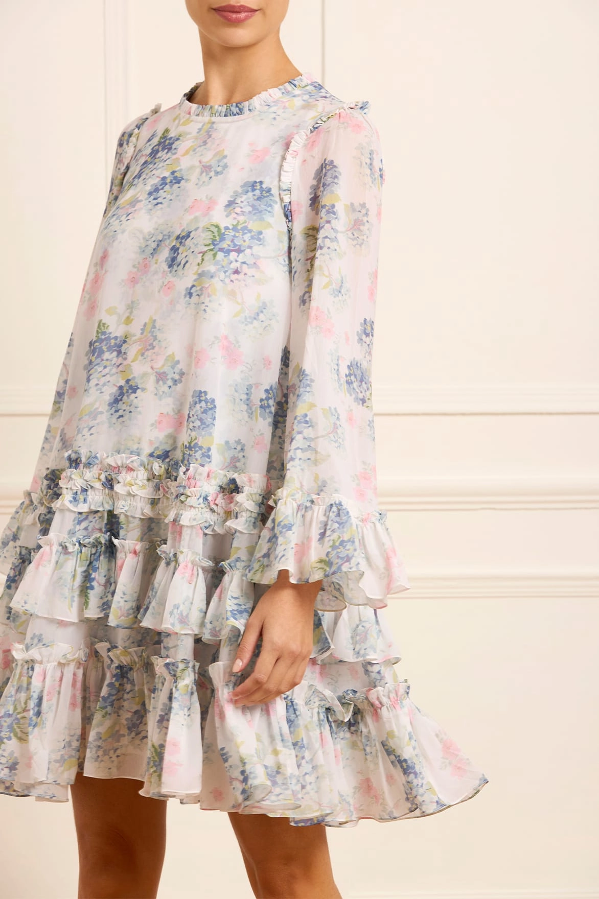 Outfit Core Artistic Vibe Hydrangea Chiffon Round Neck Mini Dress