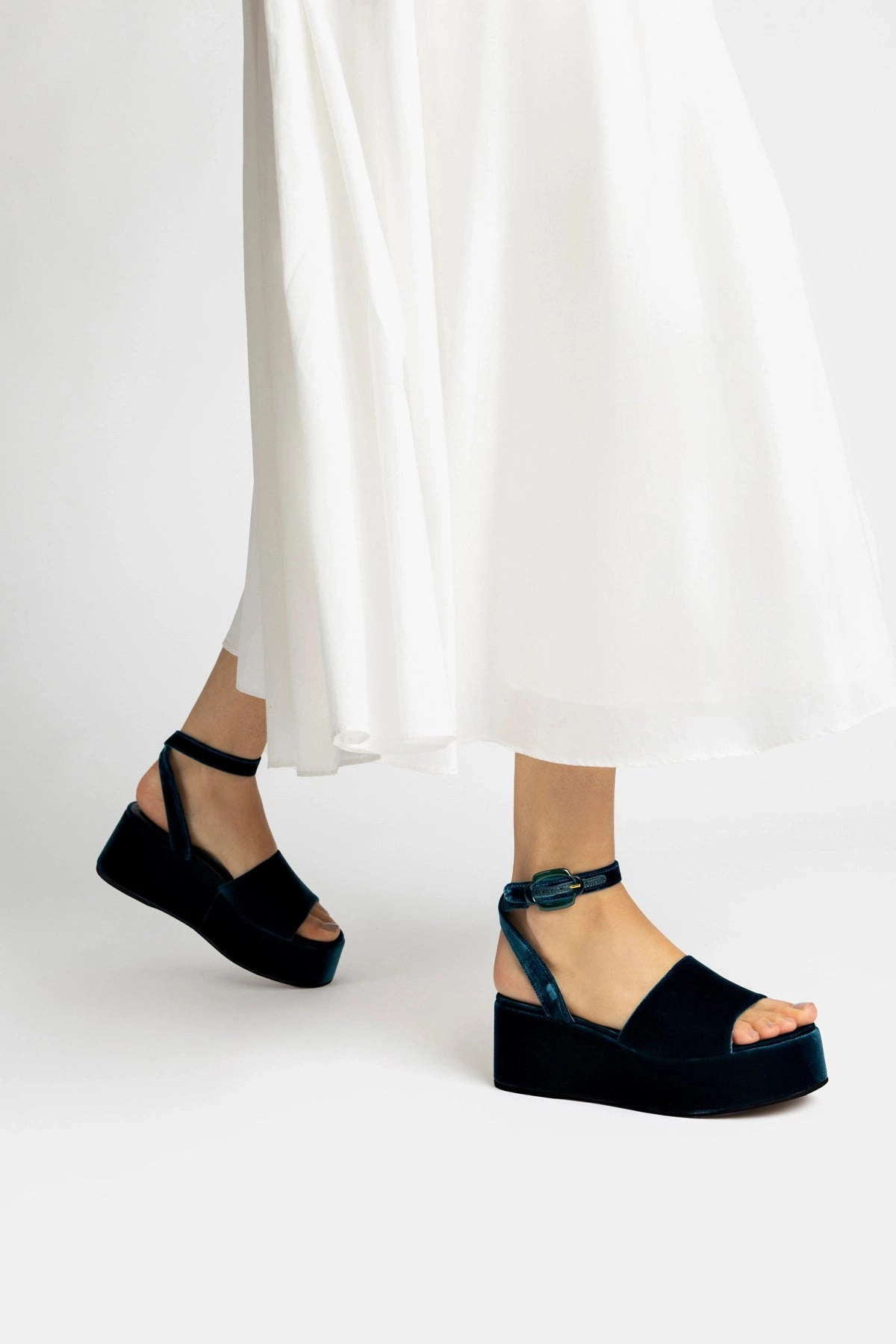 Charli Flatform Sandal In Deepsea Velvet Foam Lining Standing Workers Sport Life
