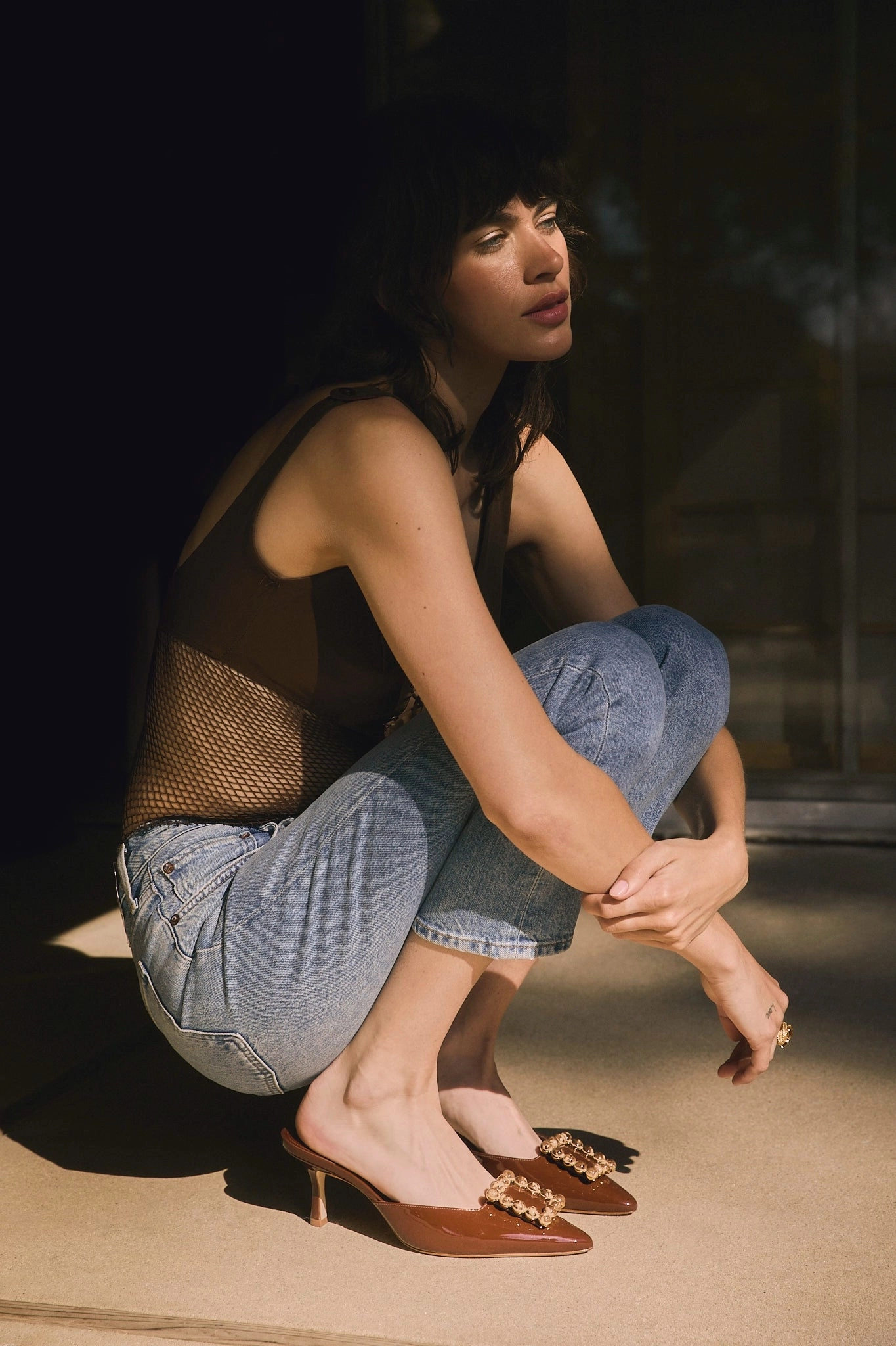 Chloe Gosselin by Larroud Ava Mule In Brown Patent Leather Torsion control photo shoot