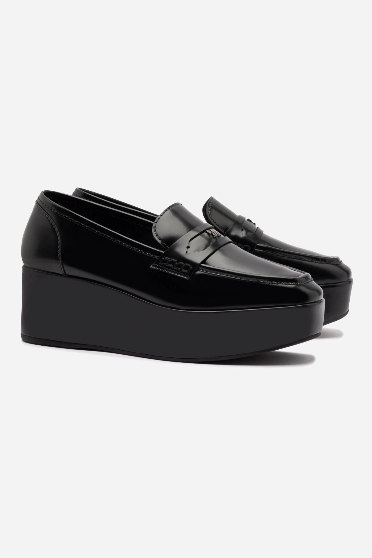 Sweat Resistant Indoor Fitness Rich Jewel Suki Flatform Loafer In Black Box Leather