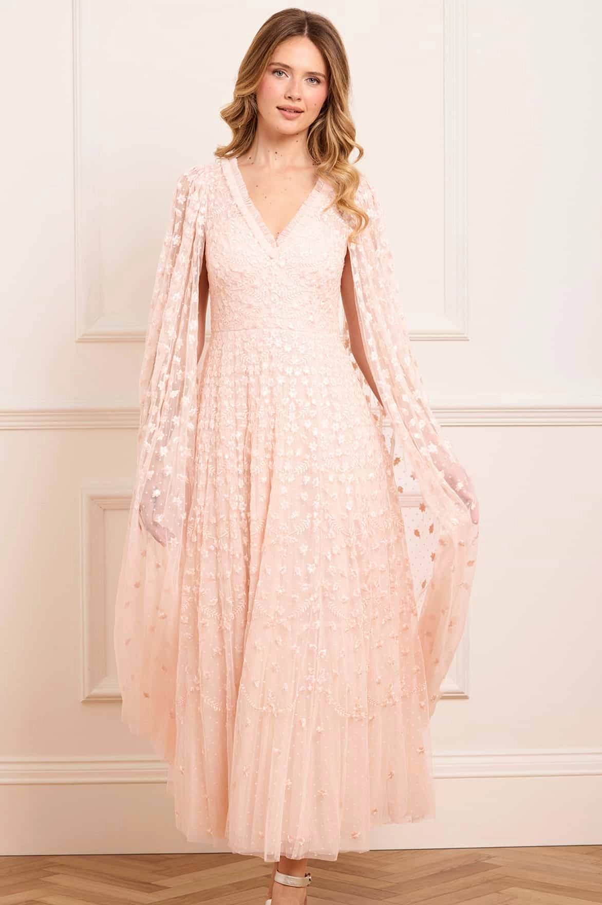 Vibe Style Cool Form Clover Cape Sleeve Ankle Gown