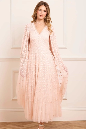 Vibe Style Cool Form Clover Cape Sleeve Ankle Gown