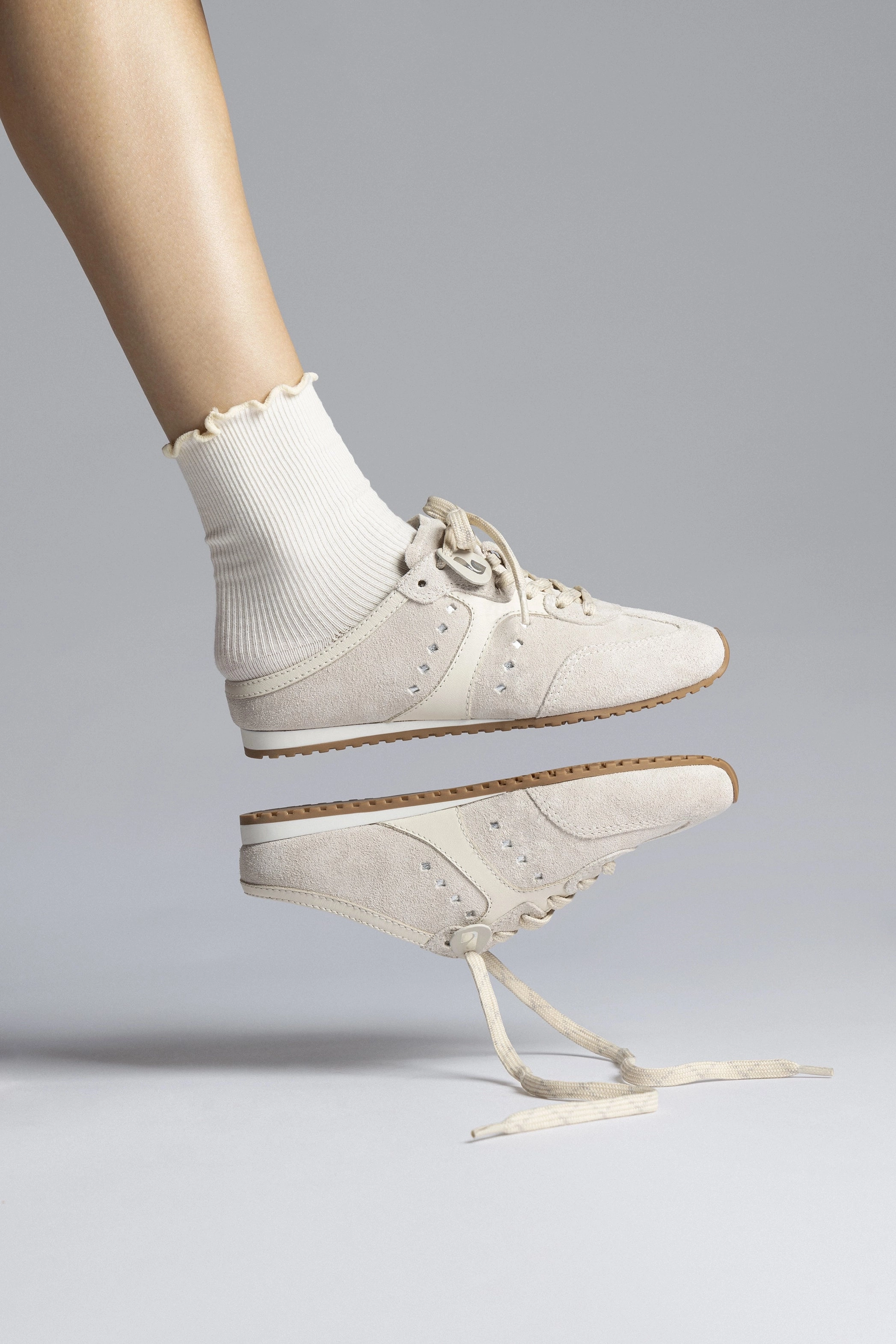 Indoor Anatomical Contour Design Stella Mule In Mushroom Grey Suede and Ivory Leather