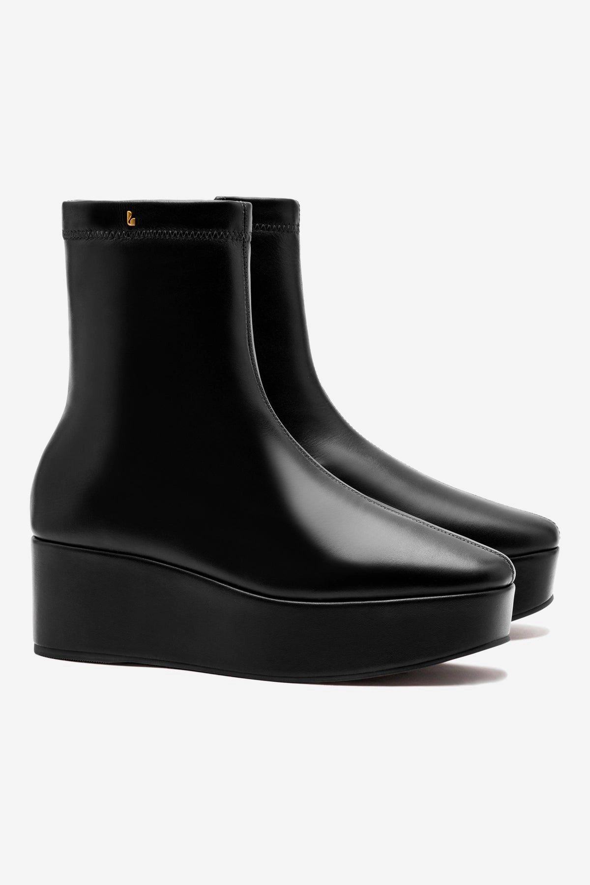 Stylish Non Weighted Movement Dani Flatform Boot In Black Leather