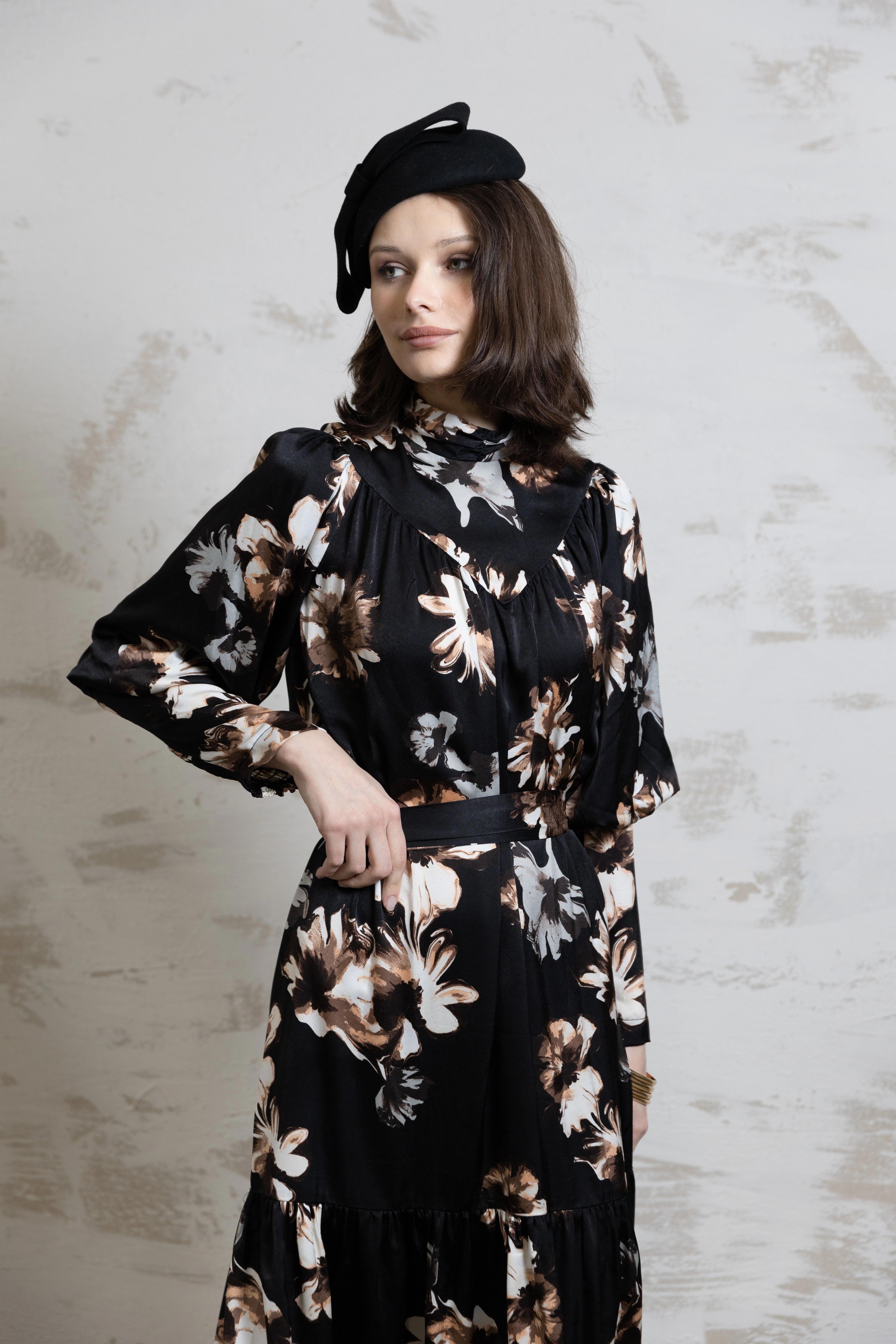 Holly Floral Dress Elegant Charm Practical work-to-play piece