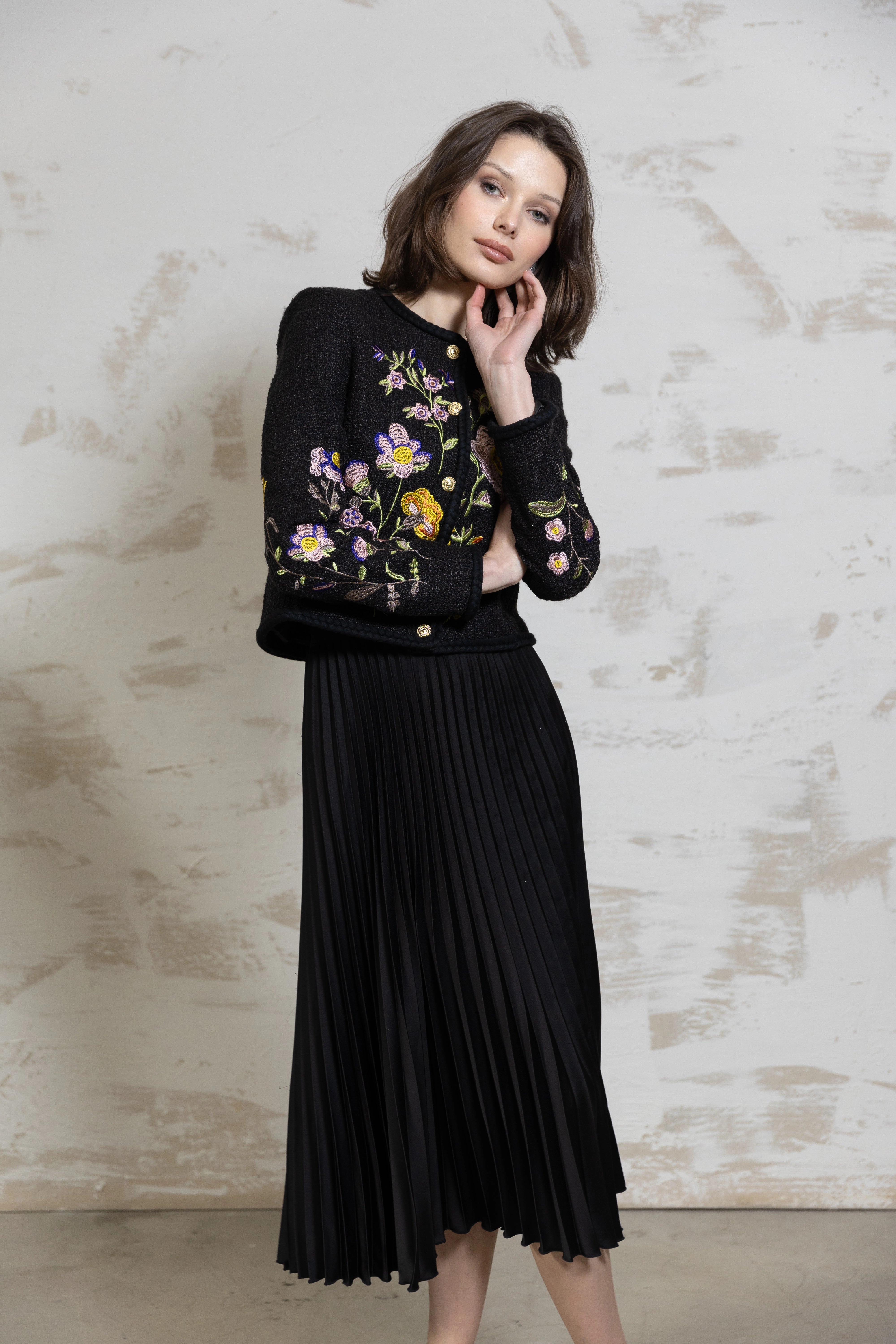 Pleated Construction Arrow Pleated Skirt - Black