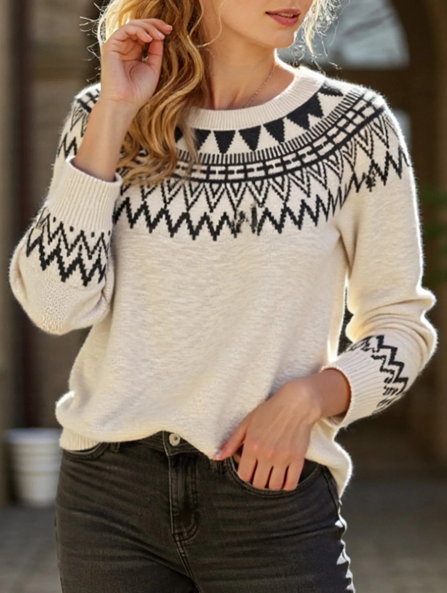 Buttonless Closure Ethnic style round neck pullover sweater