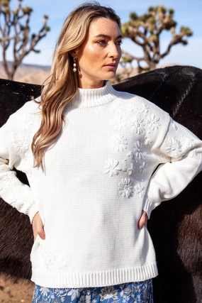 Flora Sweater / White MultiFunctional Pocket Placement