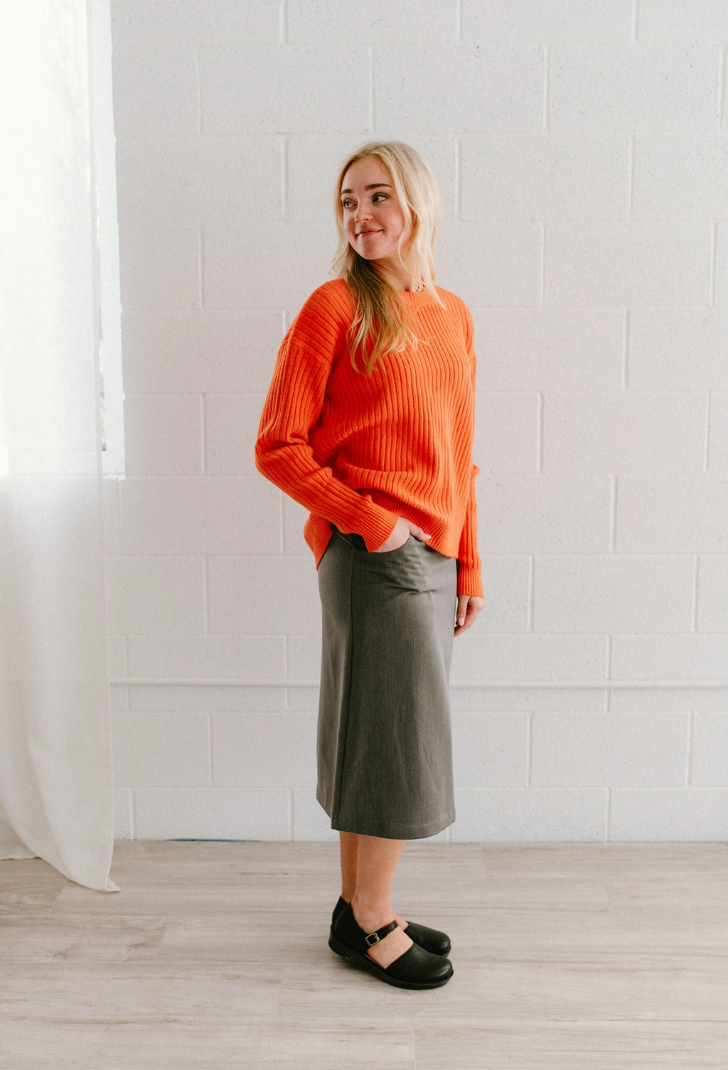 On-The-Go Outfit Versatile Outfit Jasmine Skirt Charcoal