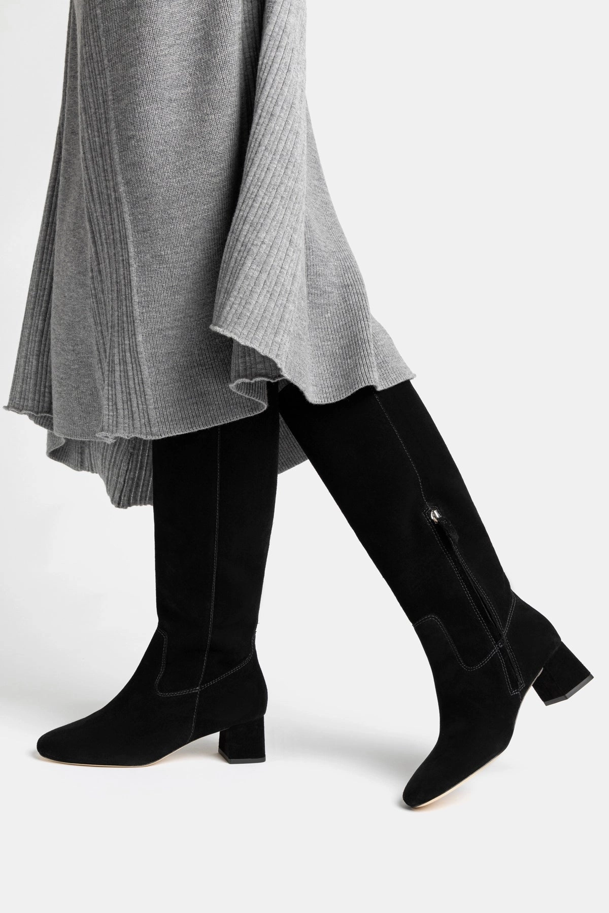 Flexible Torsion Bar Bounce Edge Edie Boot In Black Suede