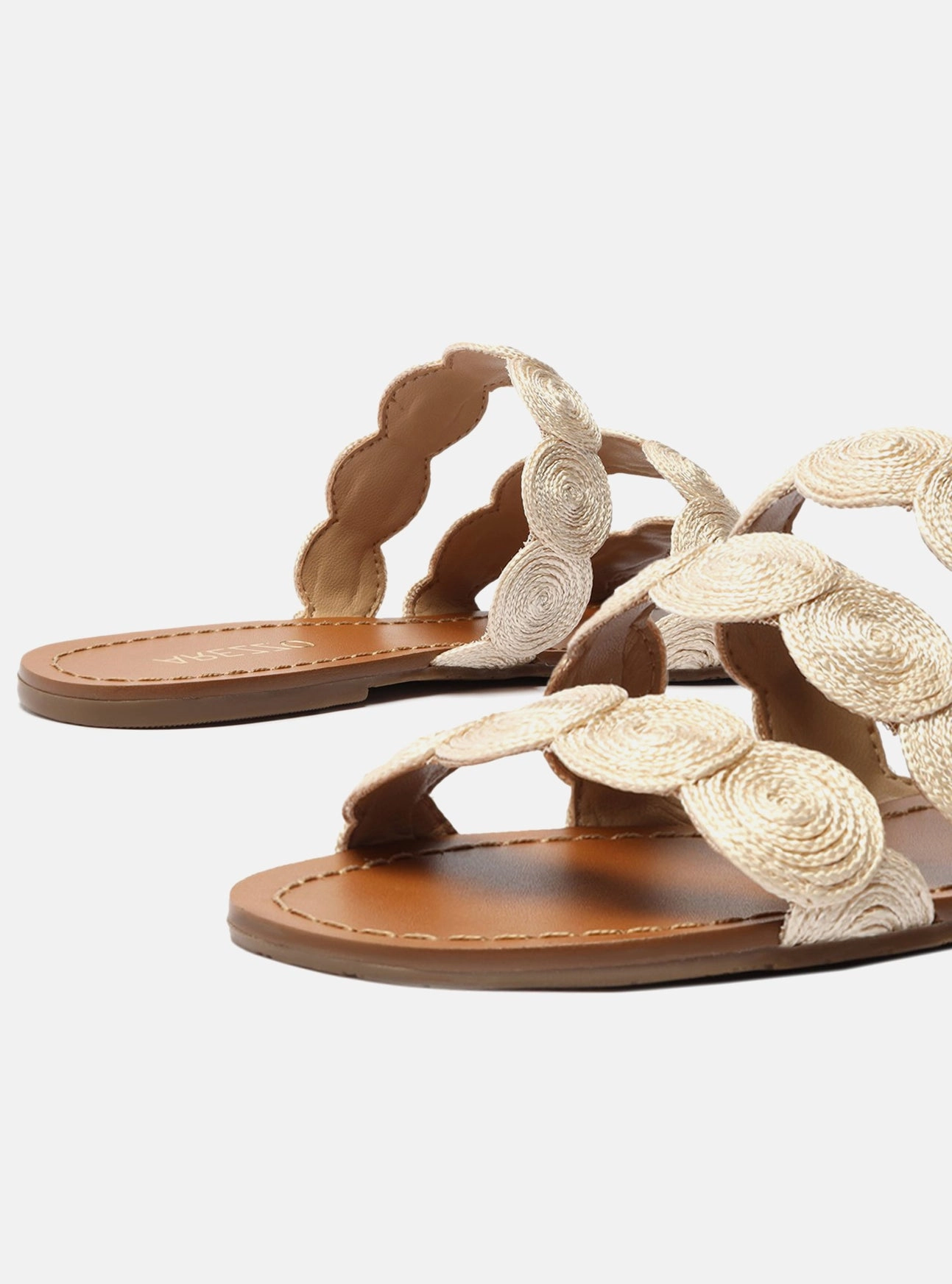 Grip Tread Cushion Lining Elle Flat Sandal