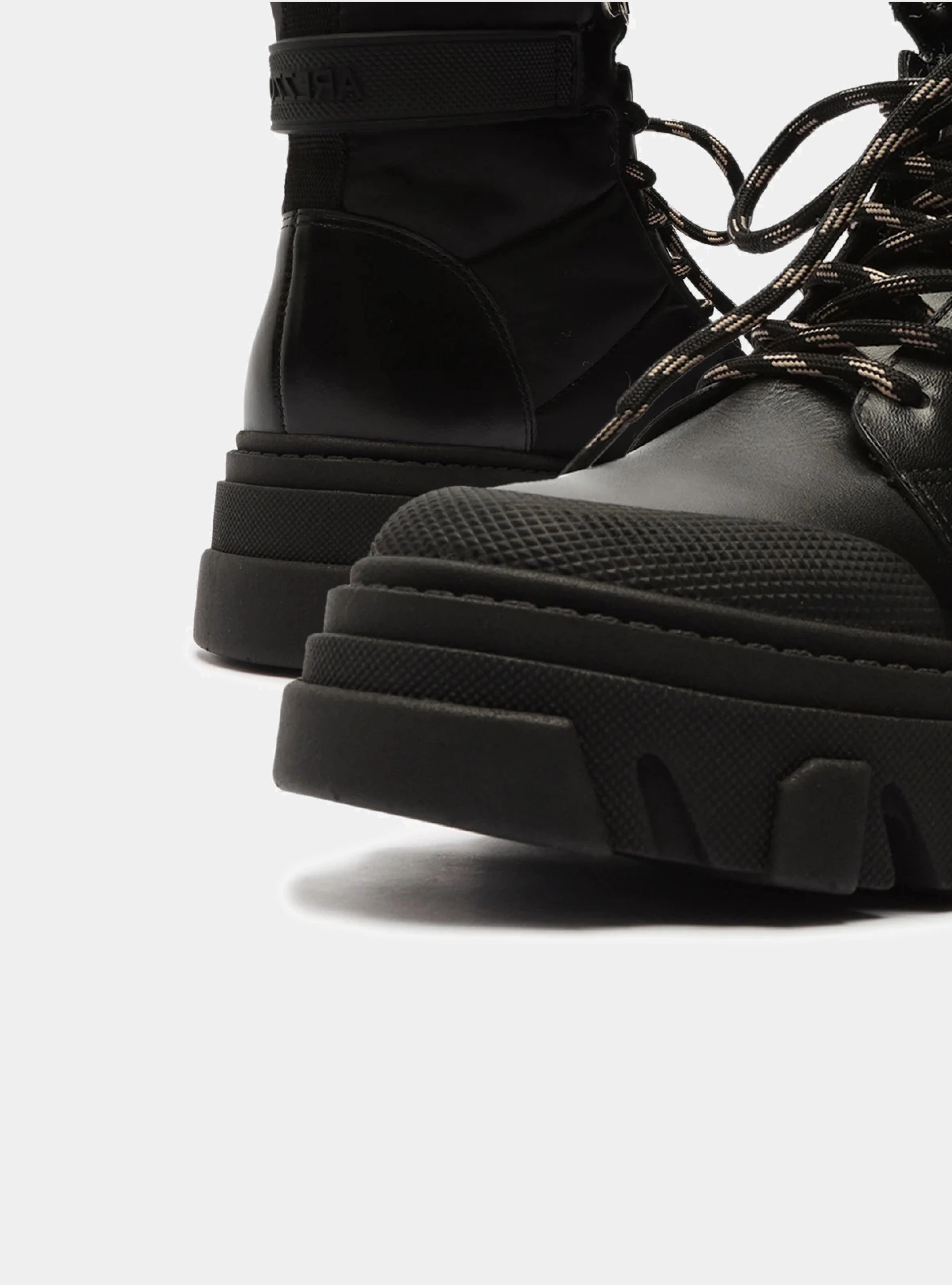 Reinforced Seams Anti Odor Morning Walk Liv Leather Bootie