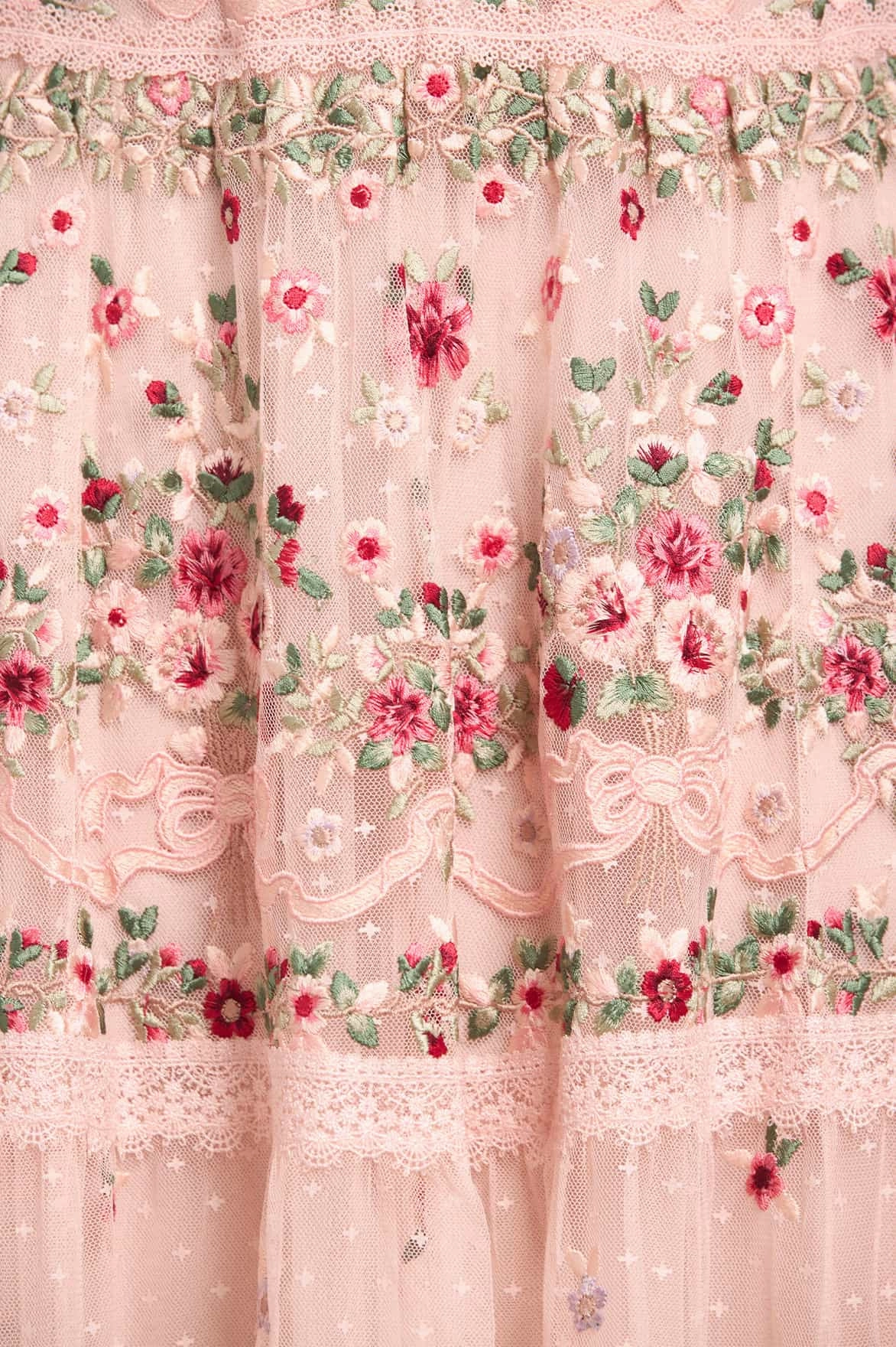 Ribbon Bouquet Gown Urban Look Classic Cut