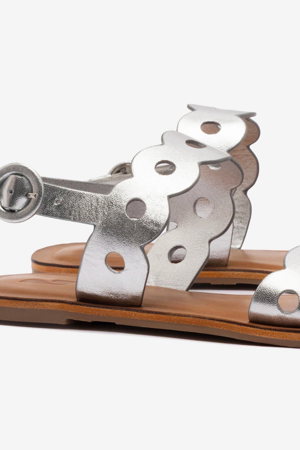 Flexible Fit Busy Professionals Florence Flat Sandal In Silver Metallic Leather