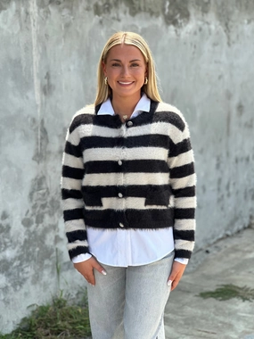 Temperature Regulating Fabric Moisture Wicking Technology Florez Off-White Stripes Sweater