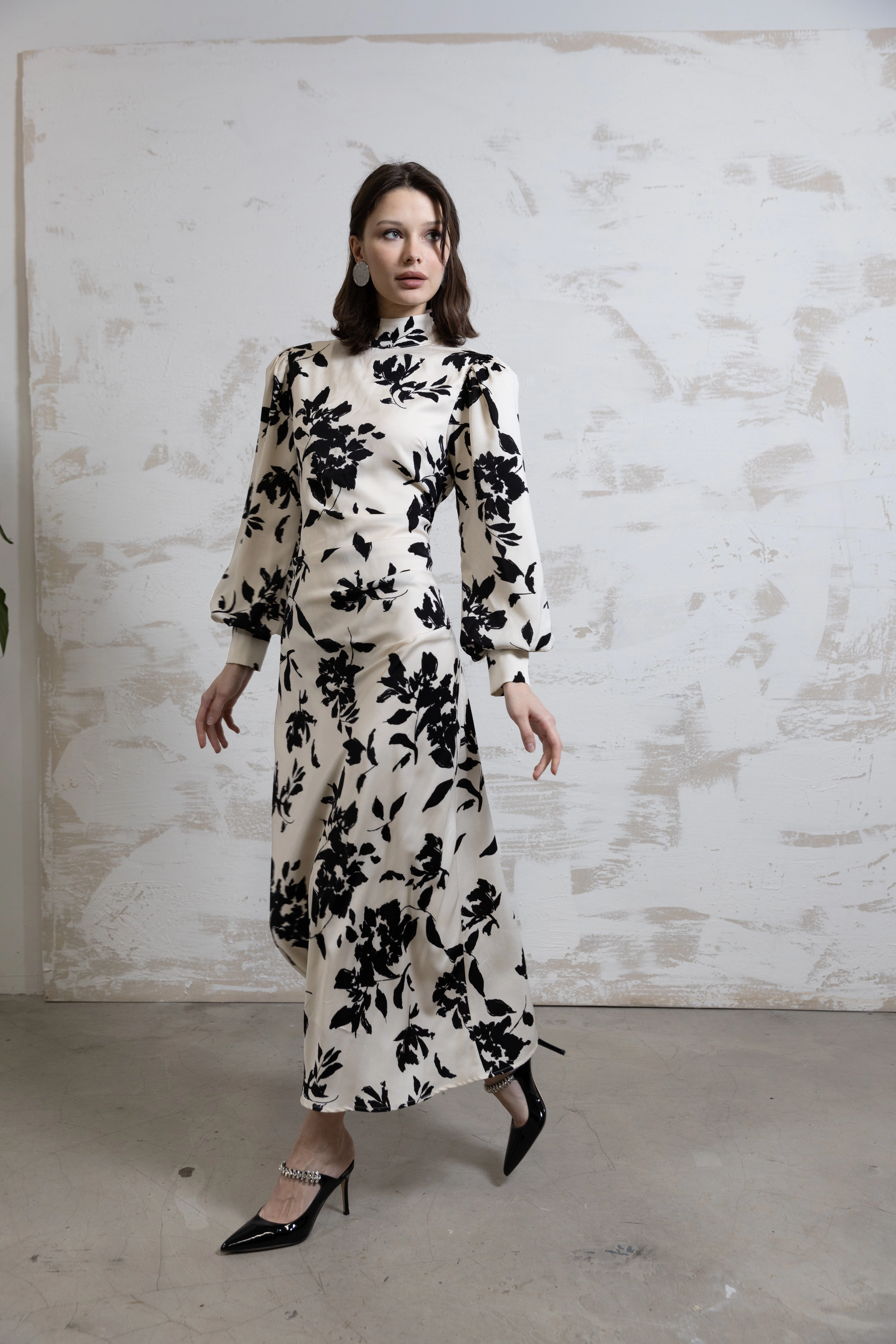 Noir Fleur Maxi Pretty Glow NonSlipClosure