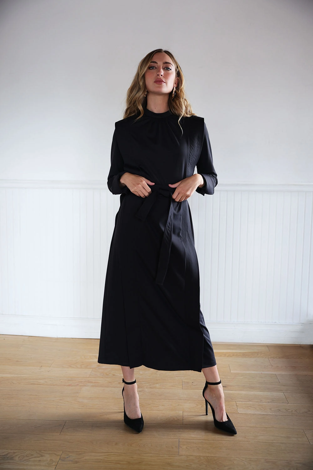 Issa Belted Midi Dress Relaxed Comfort Look Chilly Weather Wear