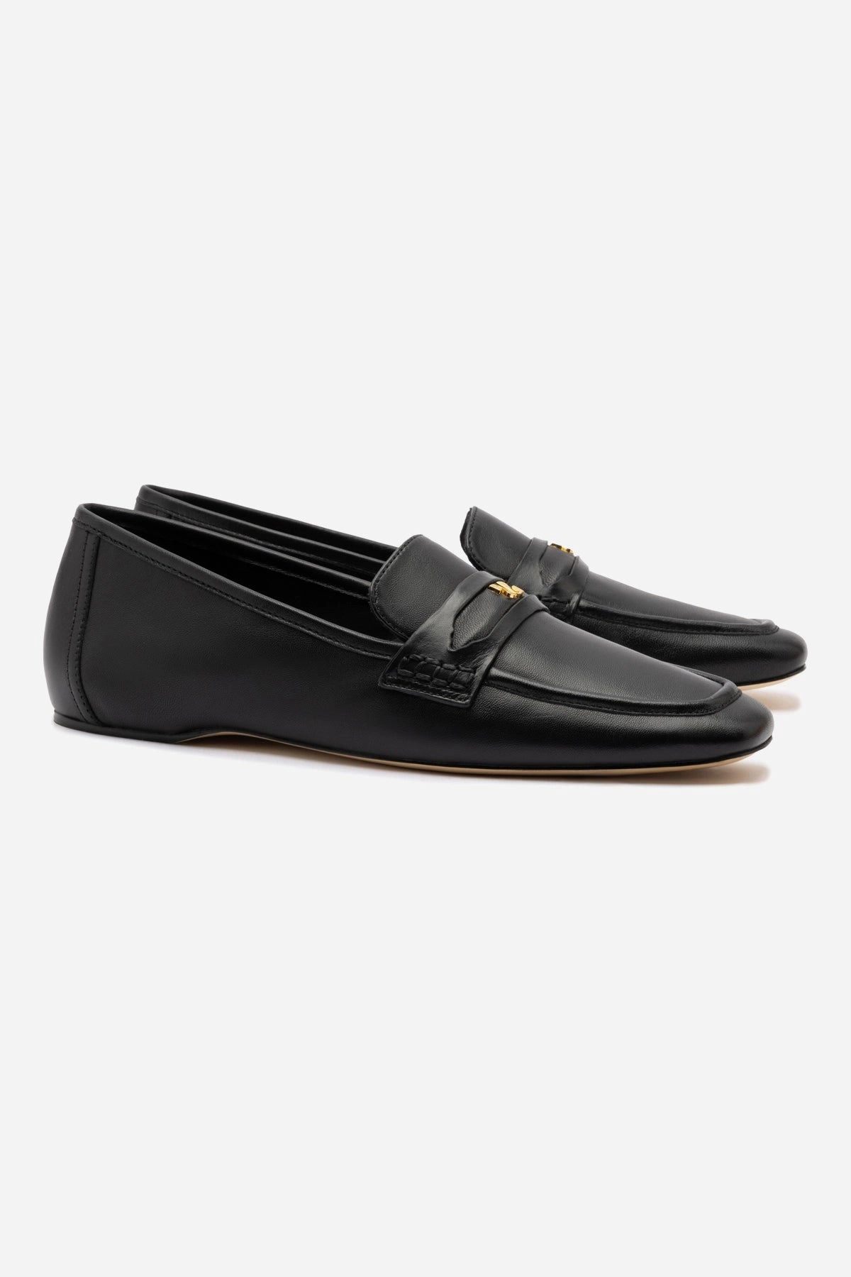 Suki Flat Loafer In Black Leather Comfort collar