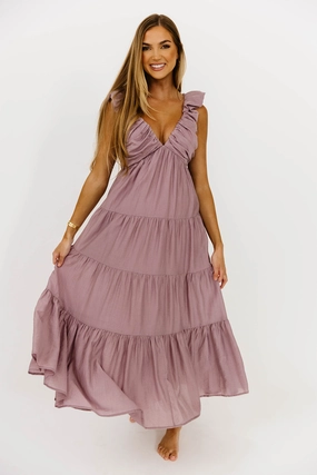 Yvonne Tiered Maxi Dress in Dusty Lavender Bust-Enhancing Refined Feel