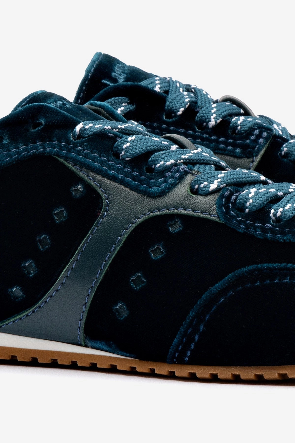 Stella Sneaker In Deepsea Velvet Beach Vibe