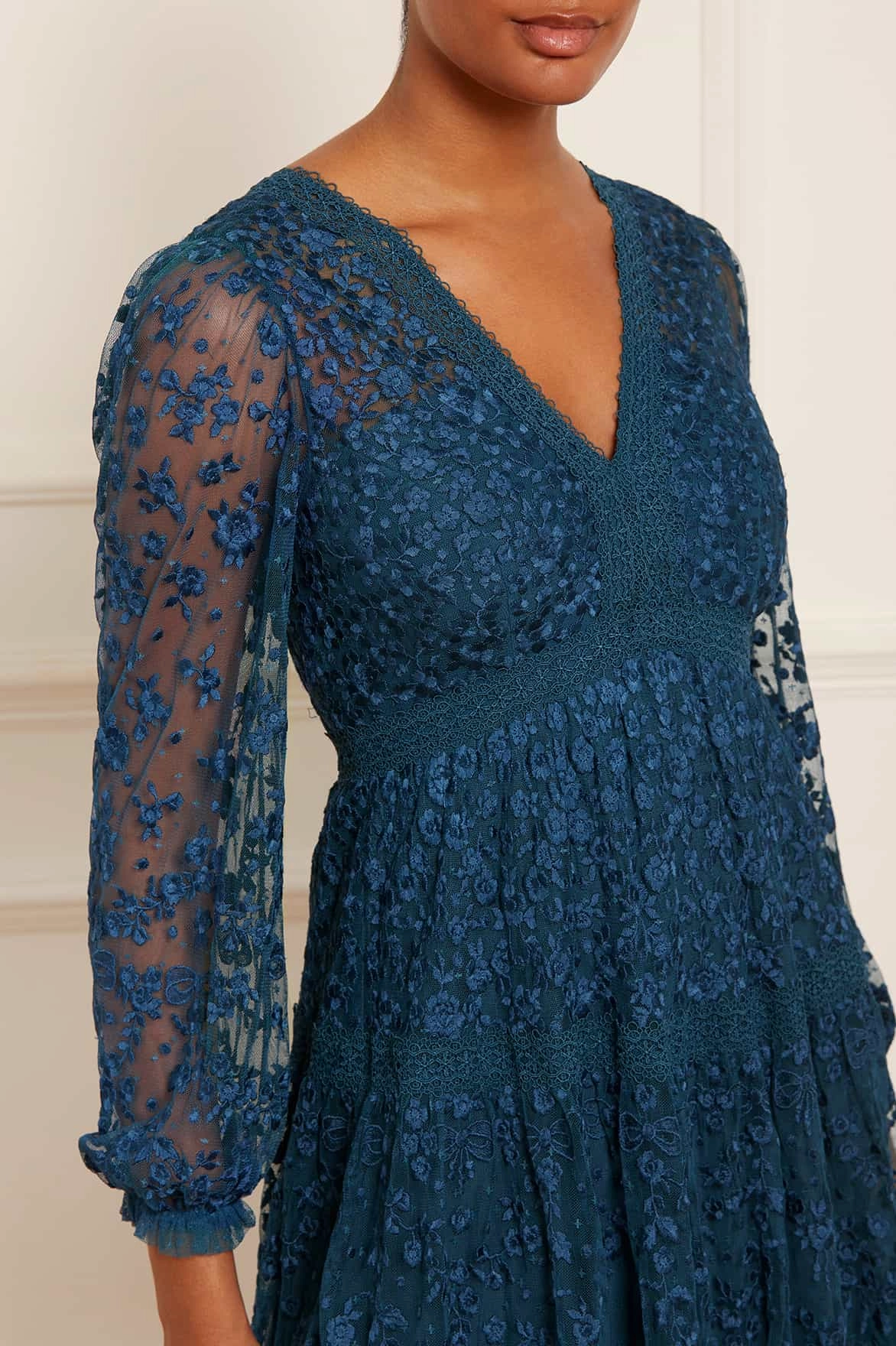 Simple Flow Side-Slit Celestia Ribbon Ankle Gown