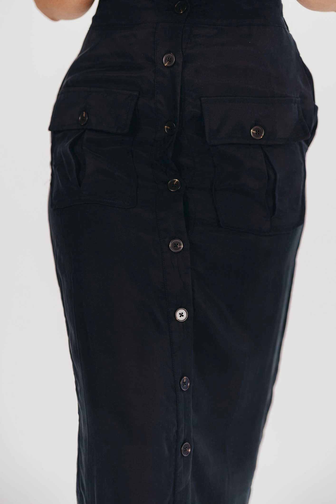 Friction Free Fashion Tones Better Days Button-Down Midi Cargo Skirt in Black *Final-Sale*