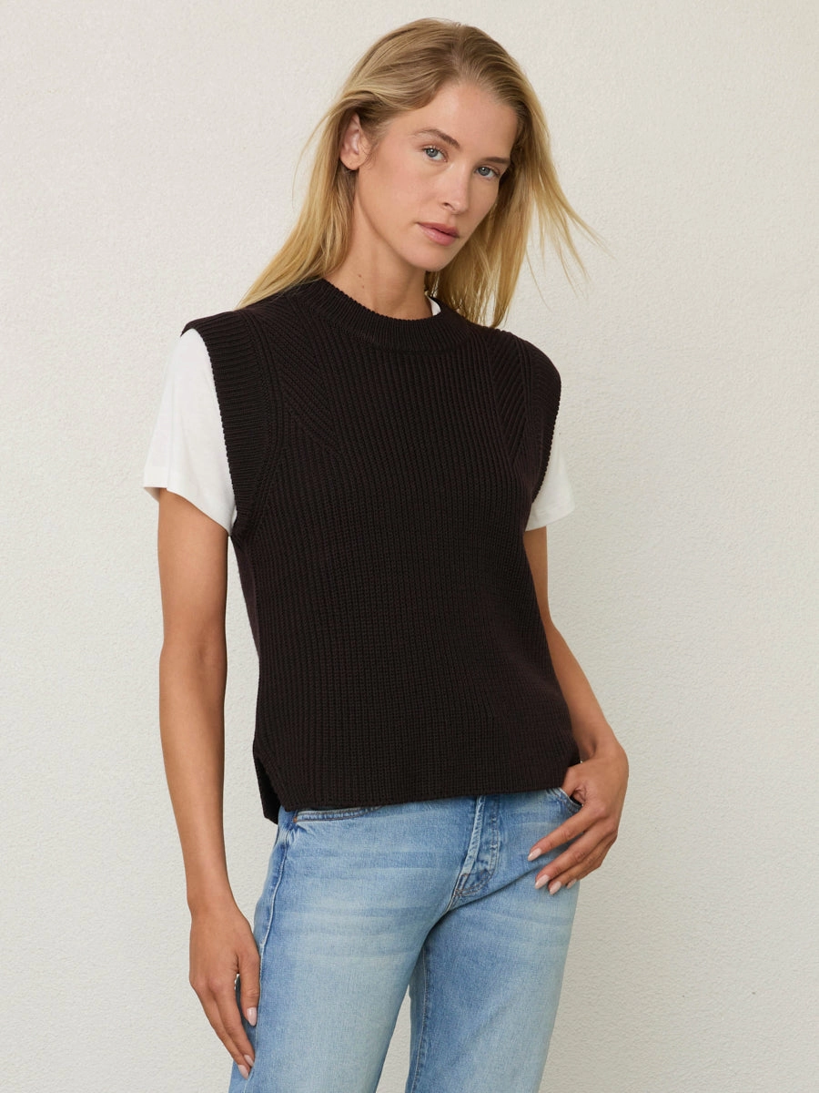 JEANINE VEST Breathable back panel NonIrritatingSeams