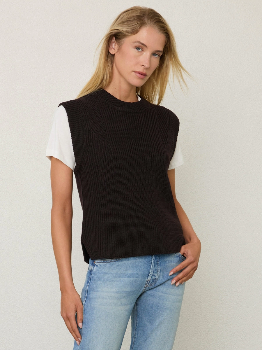JEANINE VEST QuickDry Texture Tagless Collar