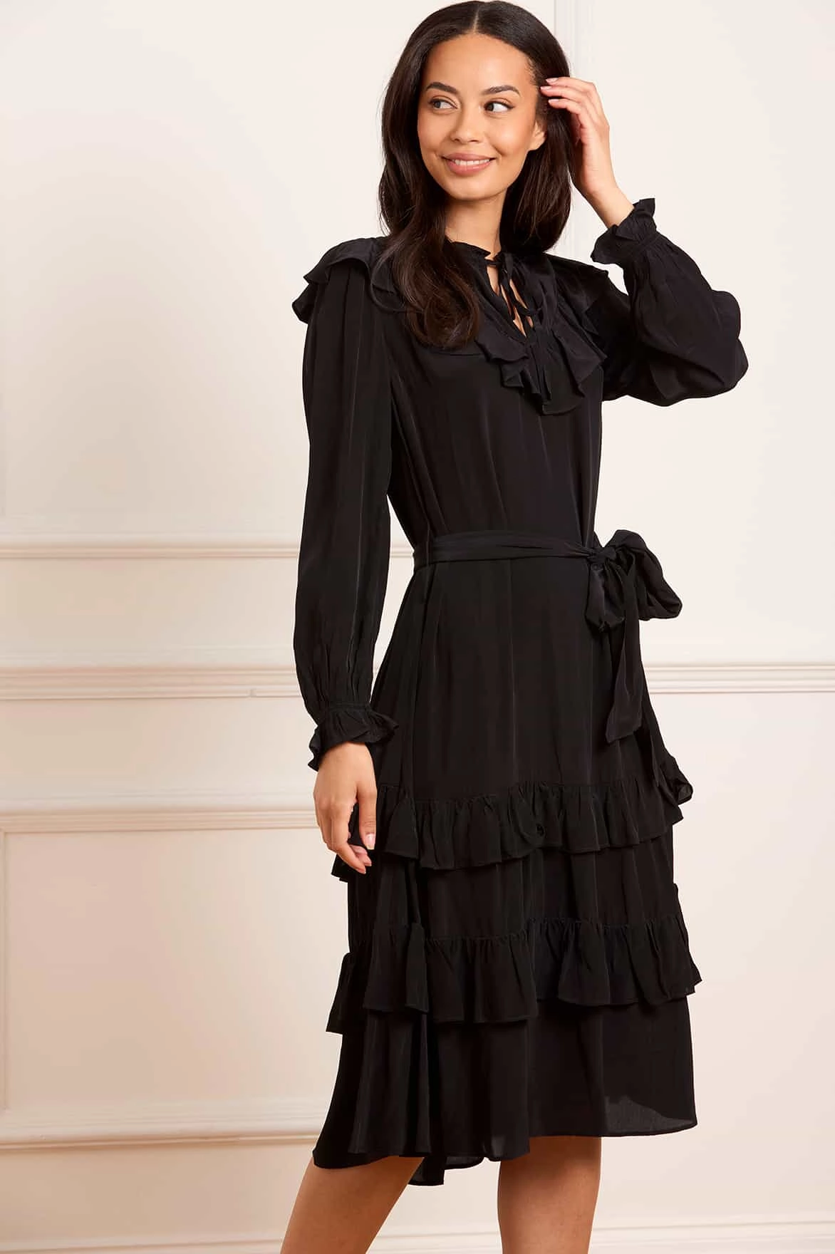 Casual Lines Neat Finish Joelle Crepe Midaxi Dress