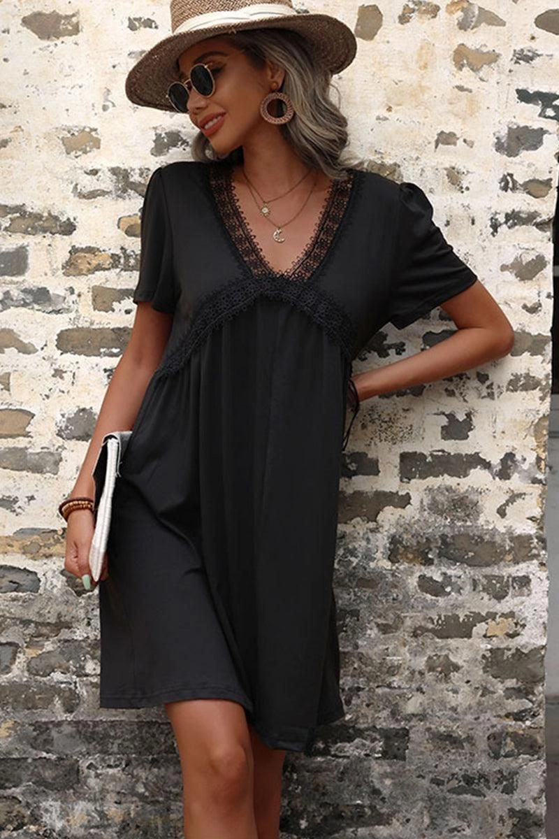 Countryside-Style flattering appearance LACE POINT V NECK FLARE PUFF DRESS