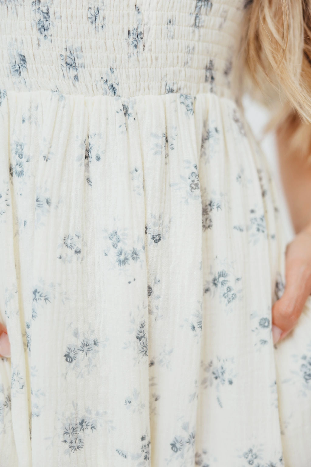 Modern Form Minimalist Style Livvy 100% Cotton Maxi Dress in Dusty Blue Floral - Bump Friendly & Inclusive Sizing