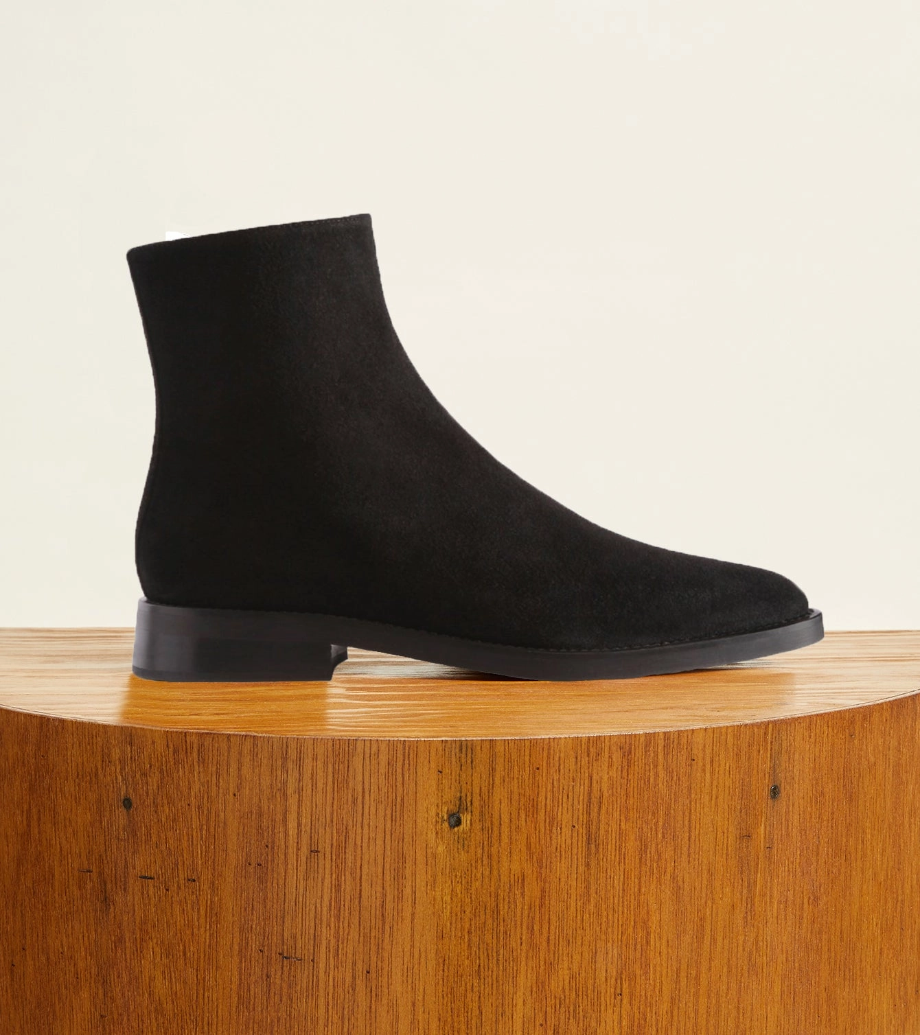 Lola Waterproof Feature Mud Resistant Mountain Climber