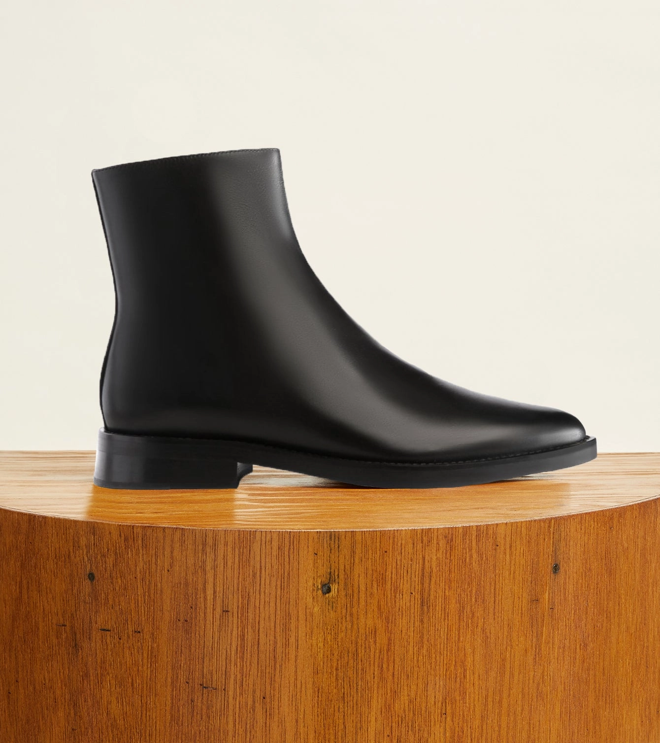 Lola Waterproof Feature Comfortable Feeling Protective Finish Snow Trekker