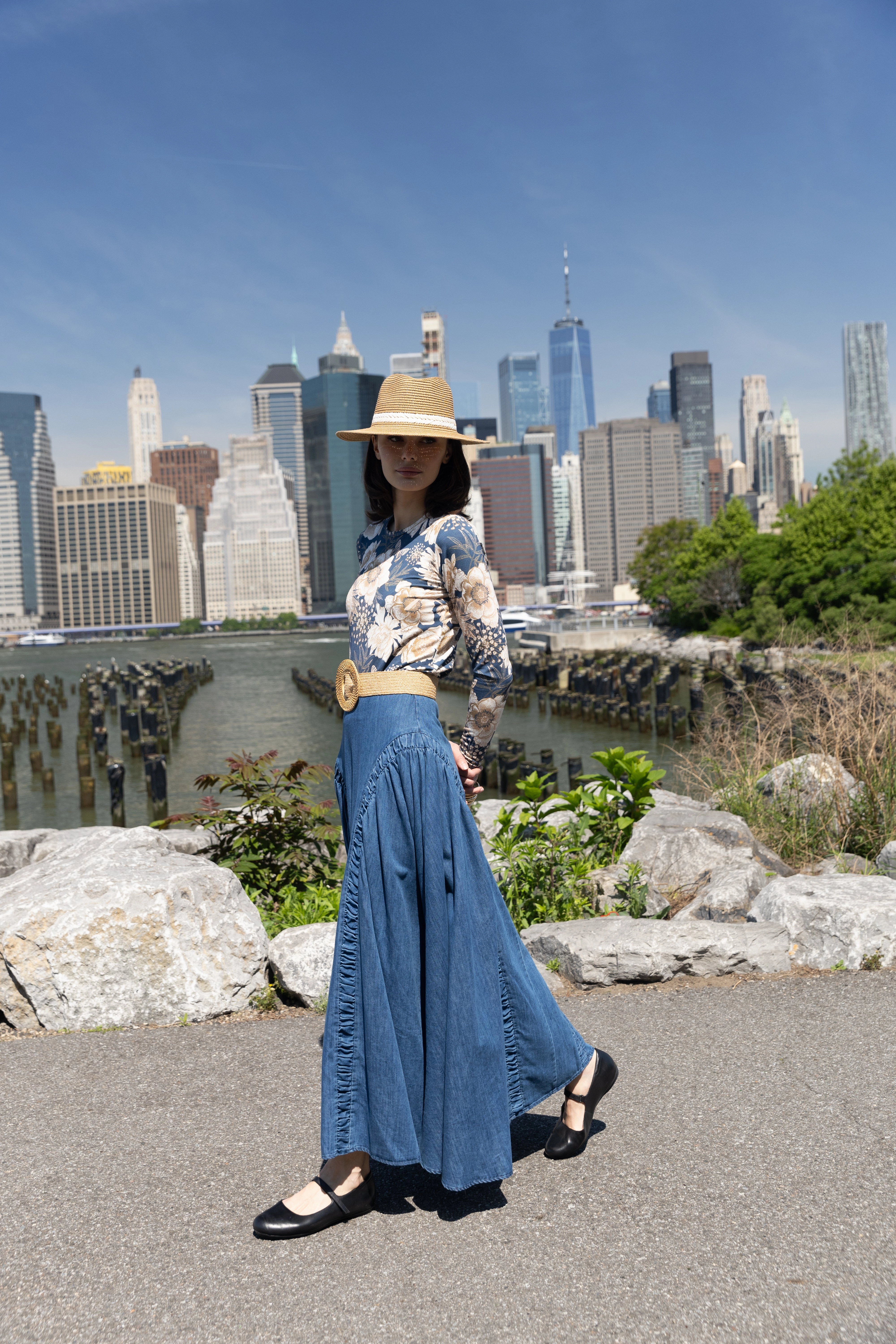 Breathable mesh panel Luna Floral Tee