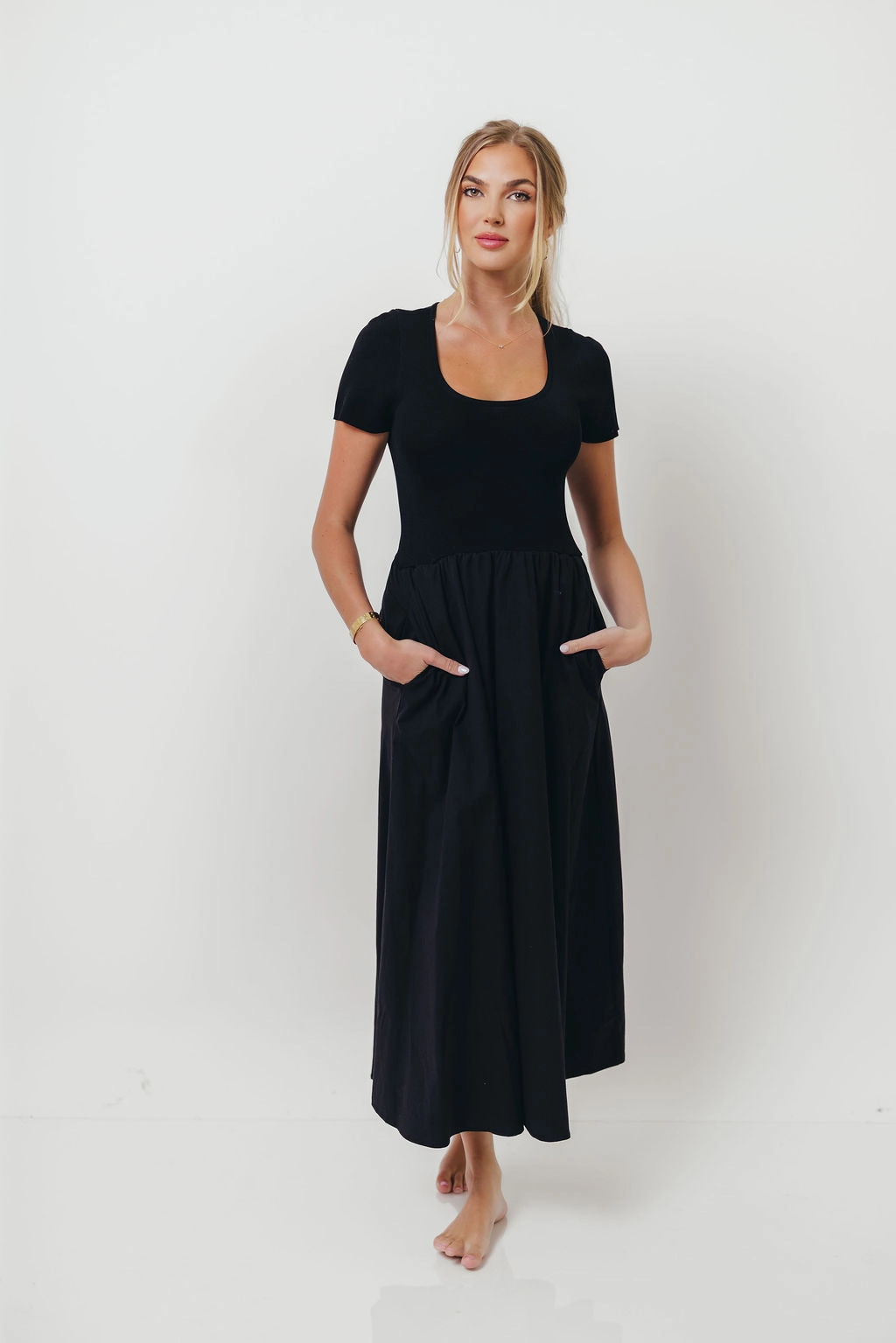 Lynette Maxi Dress in Black Modern Comfort Edgy-Look