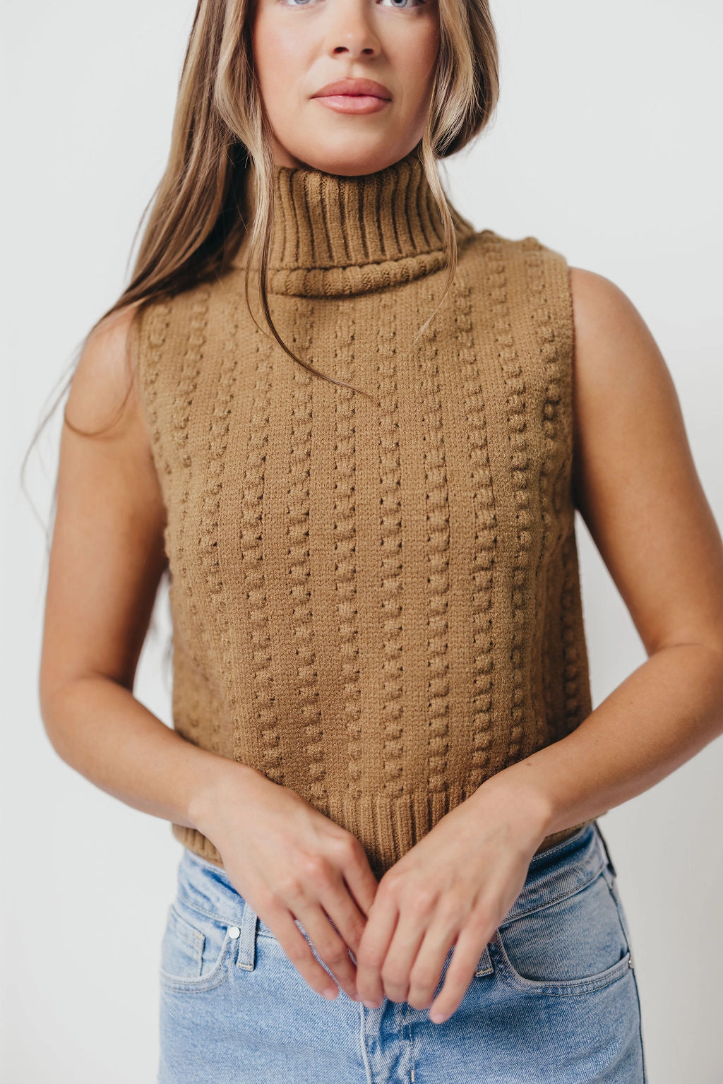 Ventilation Panel Mandi Sweater Vest in Camel