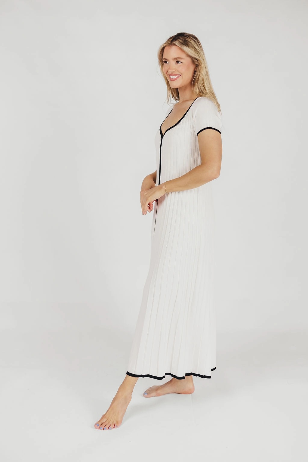 Marilyn Knit Maxi Dress in Off-White Fashion Forward Sleek Fit