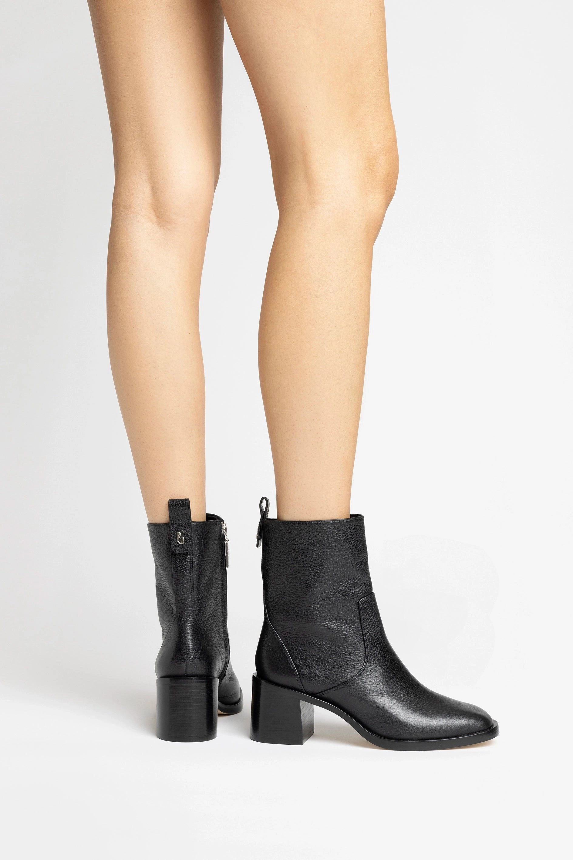 Campus Cool Bright tone Mini Ricky Boot In Black Leather
