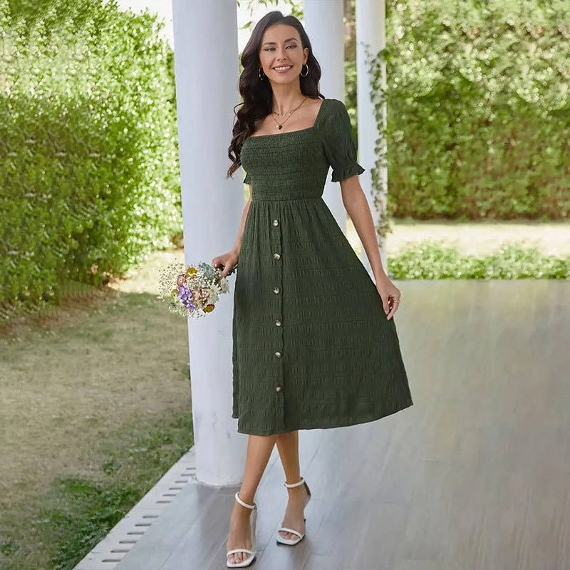 Flattering and Chic BUTTON-EMBELLISHED PLEATED DRESS_CWDSD3554