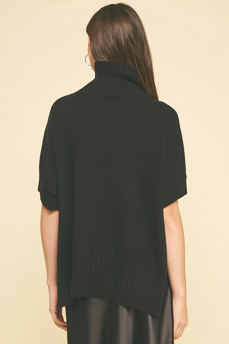 Turtle Neck Short Sleeve Sweater in Black Soft Touch Fashionable Fit