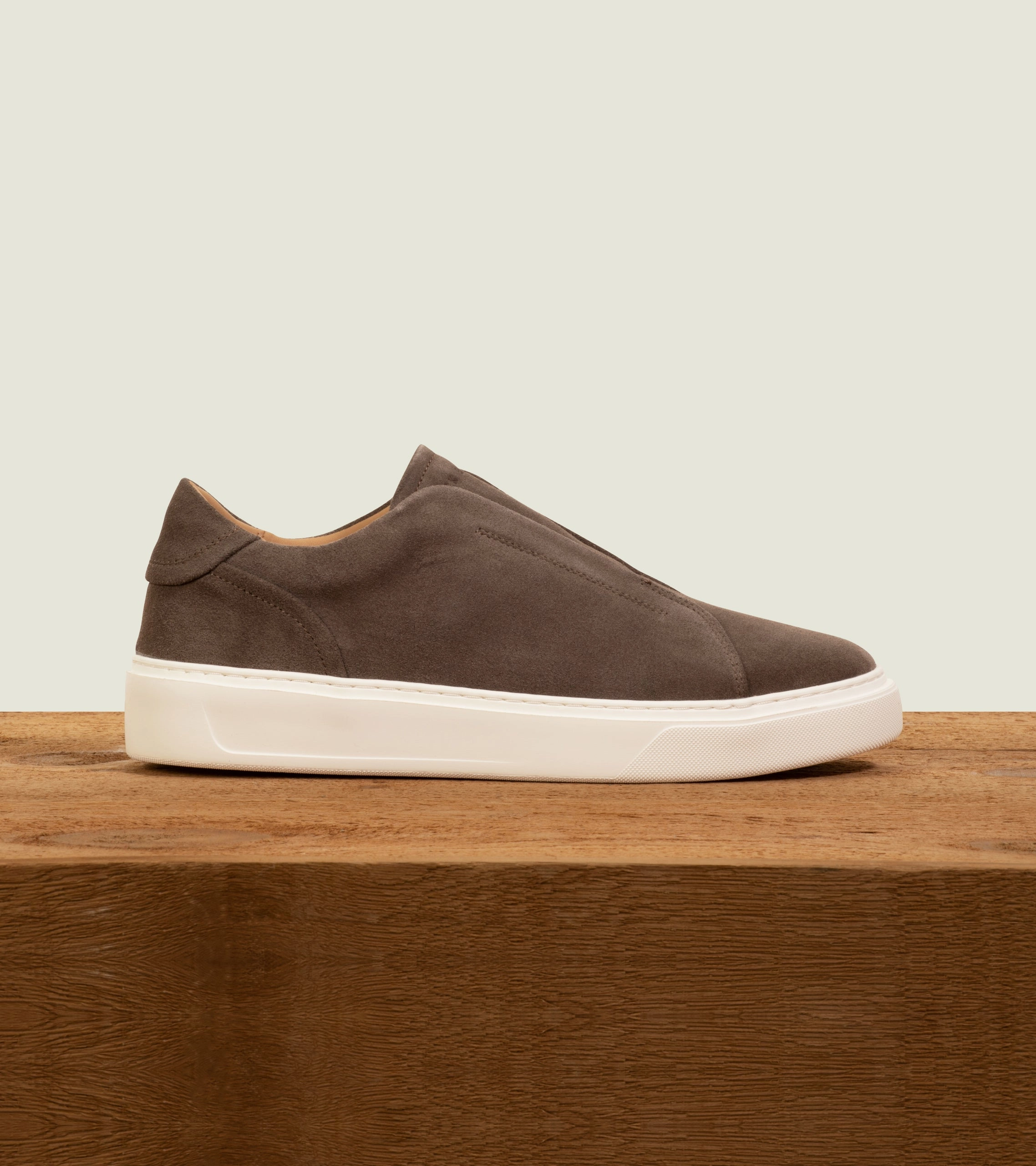 Neutral Style Urban Trek Moon